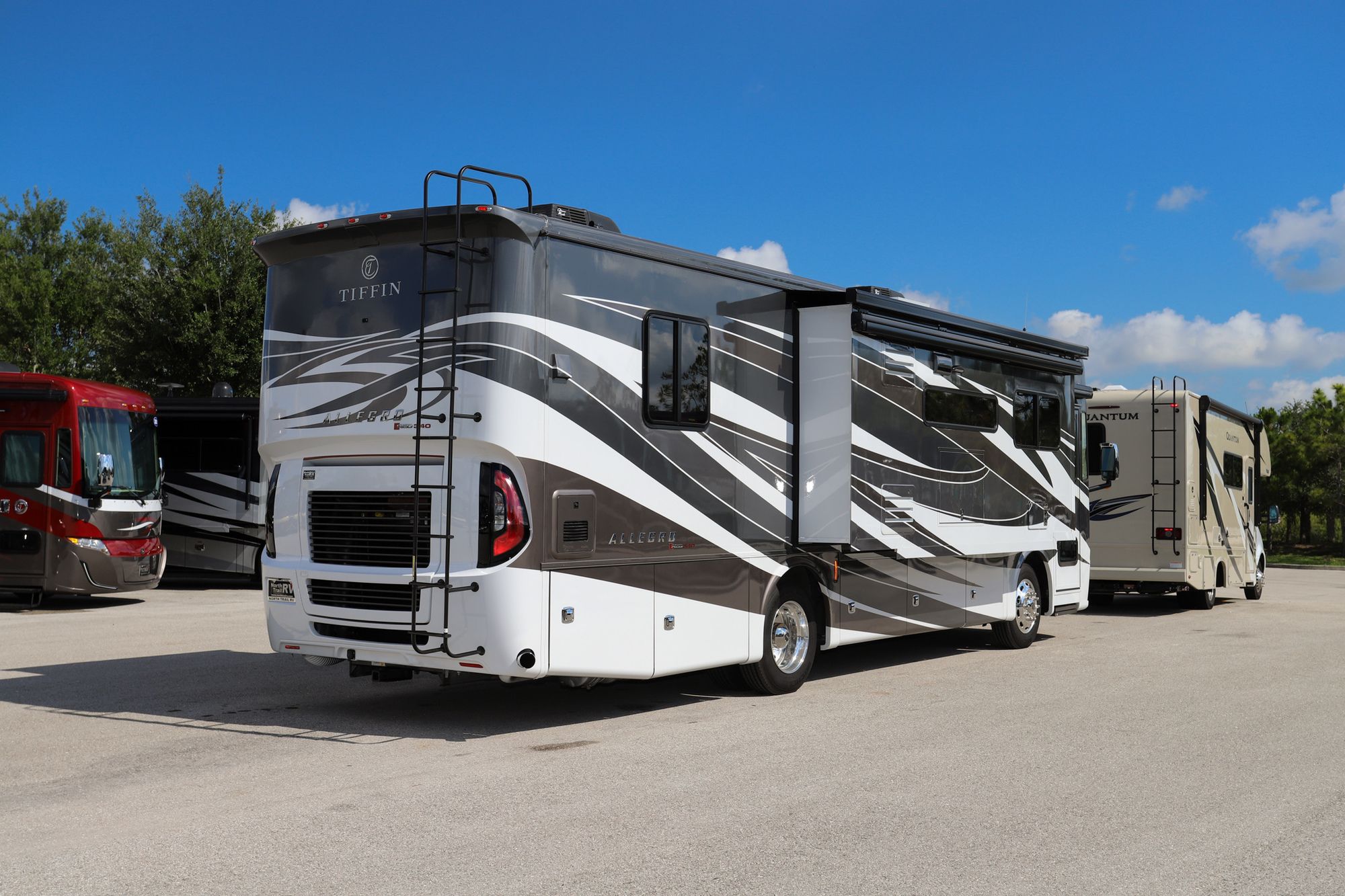 Used 2022 Tiffin Motor Homes Allegro Red 33AL Class A  For Sale