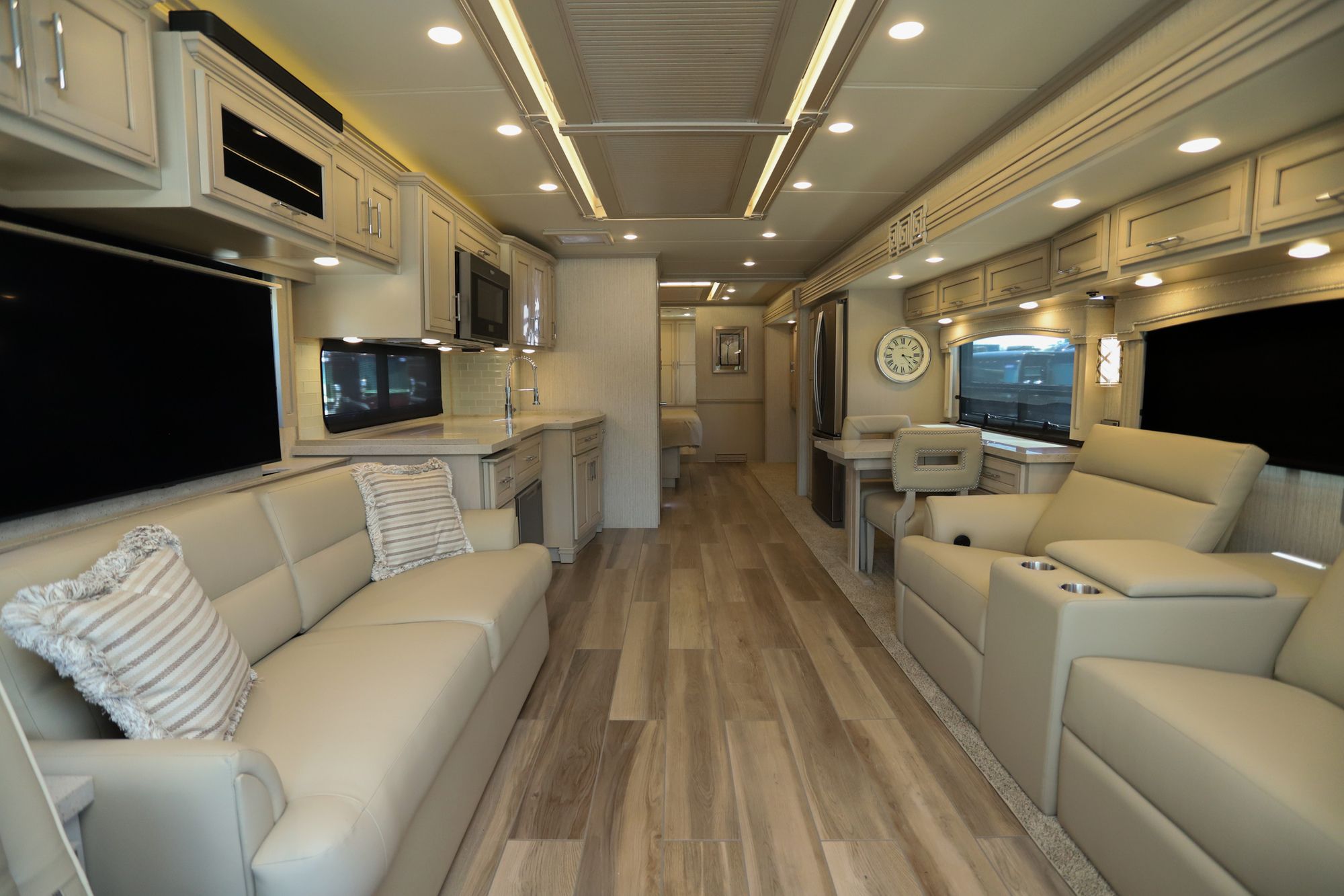 New 2022 Newmar Ventana 4369 Class A  For Sale