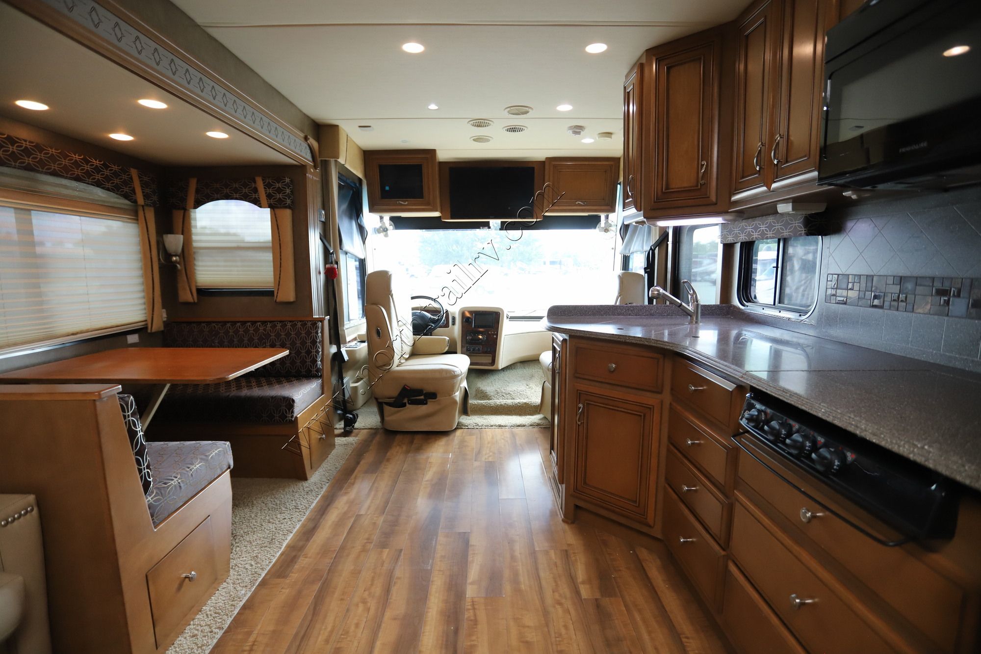 Used 2013 Newmar Canyon Star 3610 Class A  For Sale