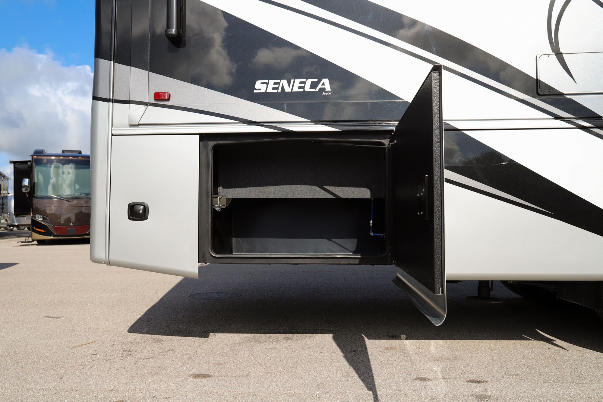 New 2022 Jayco Seneca 37M Super C  For Sale