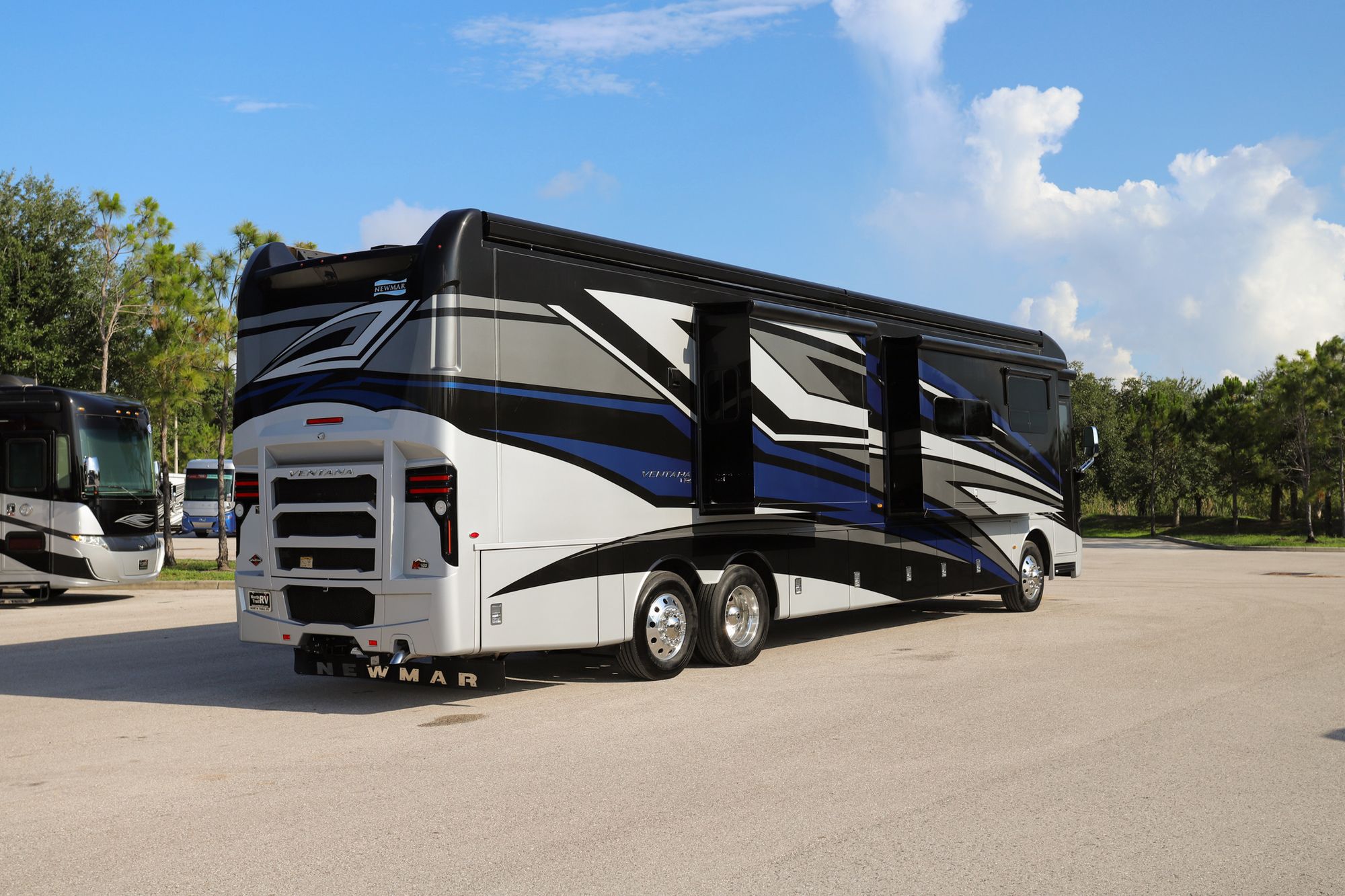 Used 2020 Newmar Ventana 4369 Class A  For Sale