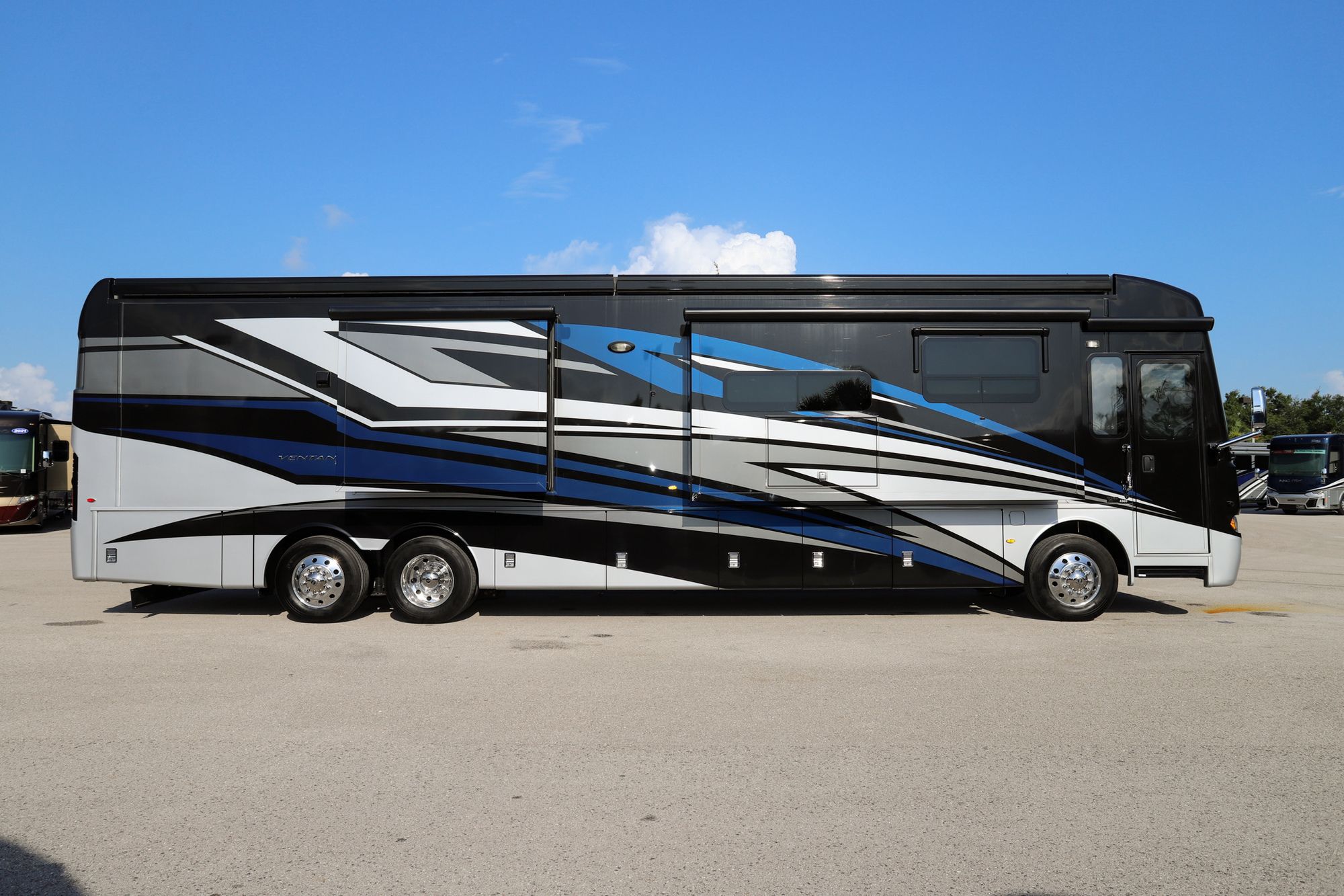 Used 2020 Newmar Ventana 4369 Class A  For Sale