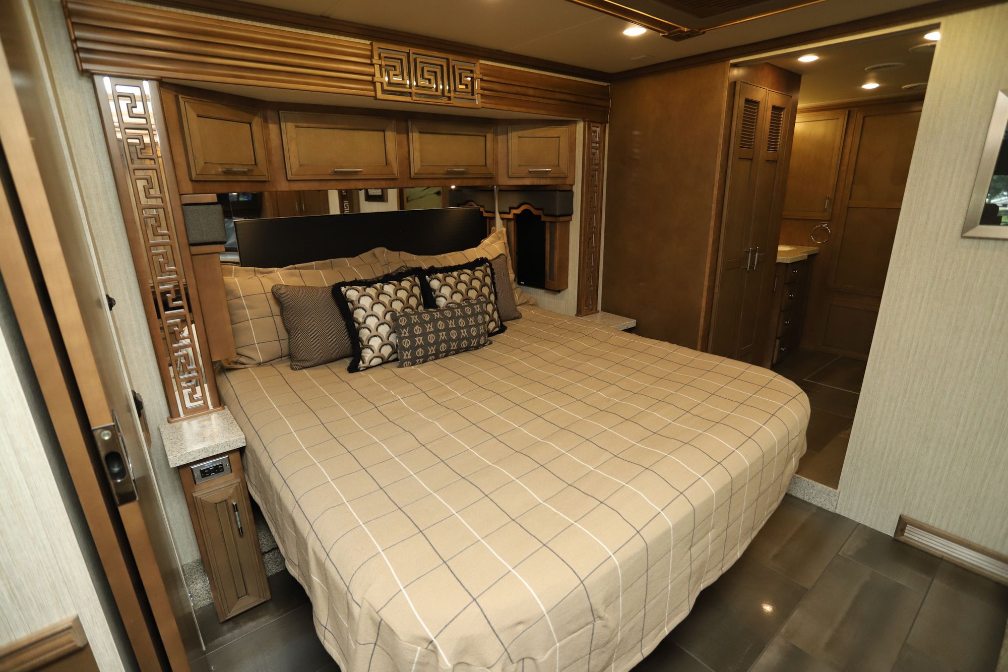 Used 2020 Newmar Ventana 4369 Class A  For Sale