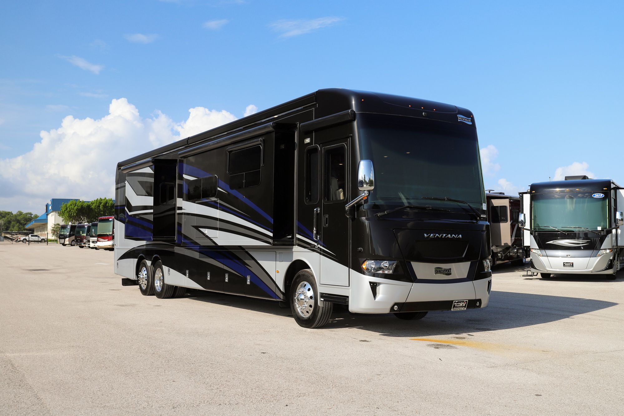 Used 2020 Newmar Ventana 4369 Class A  For Sale