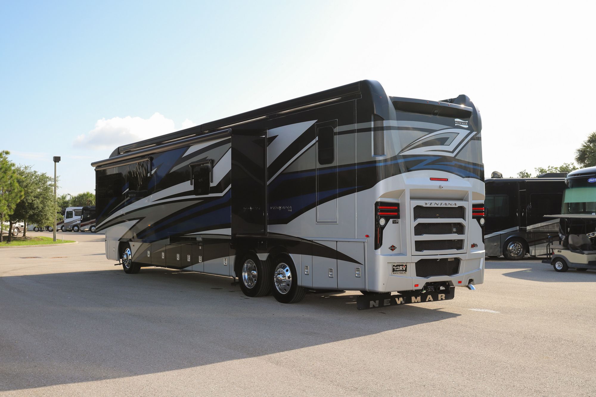 Used 2020 Newmar Ventana 4369 Class A  For Sale