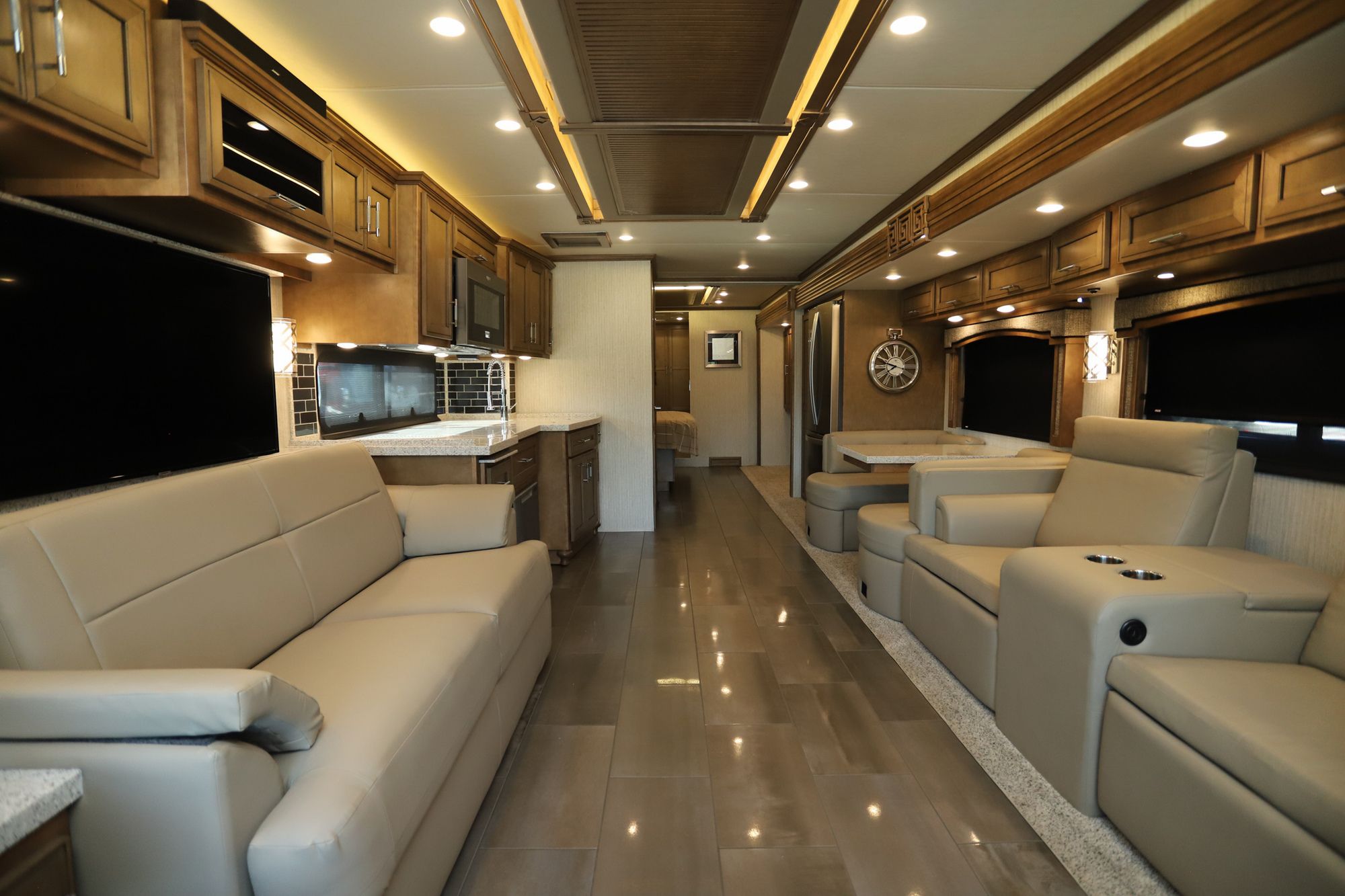 Used 2020 Newmar Ventana 4369 Class A  For Sale