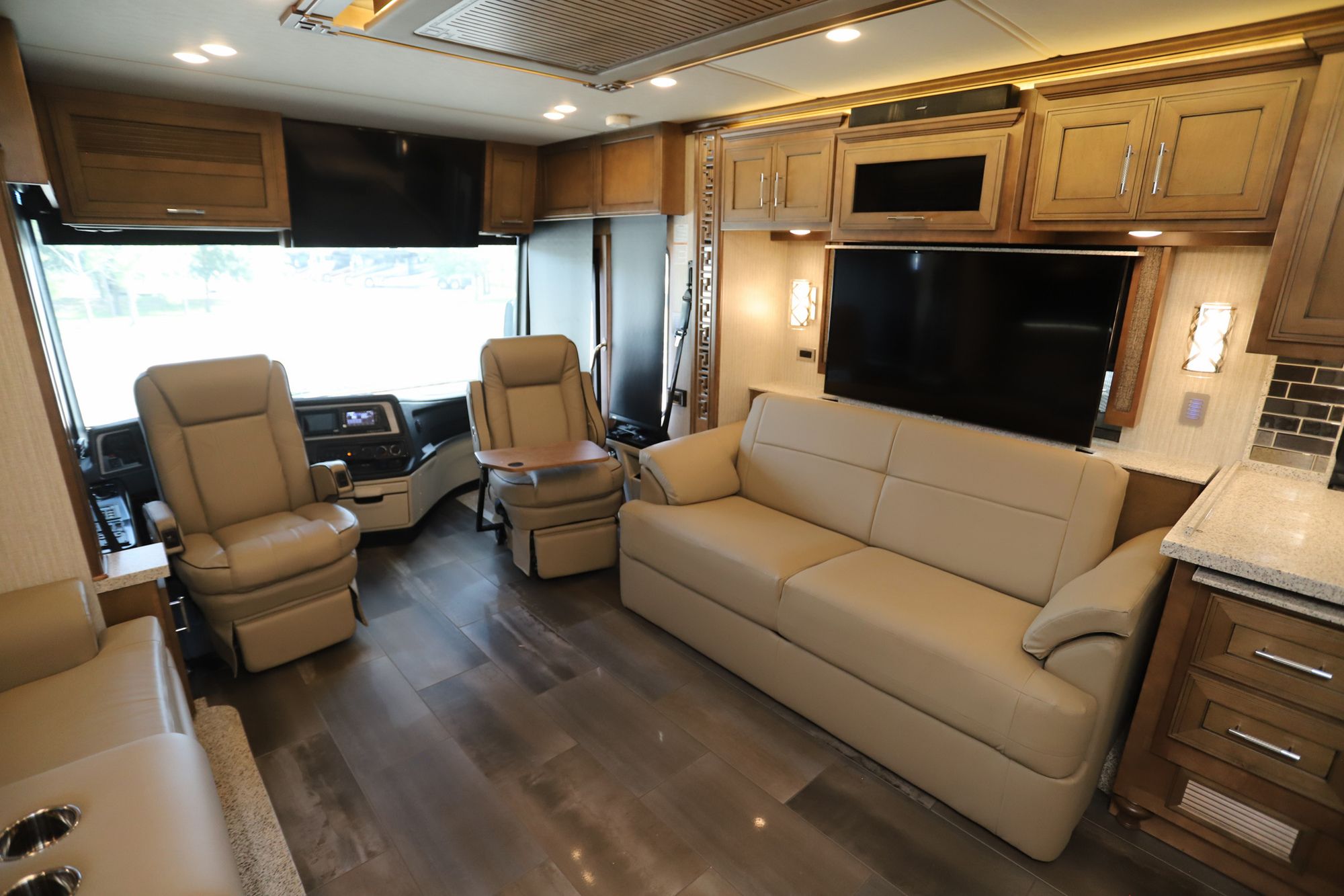 Used 2020 Newmar Ventana 4369 Class A  For Sale