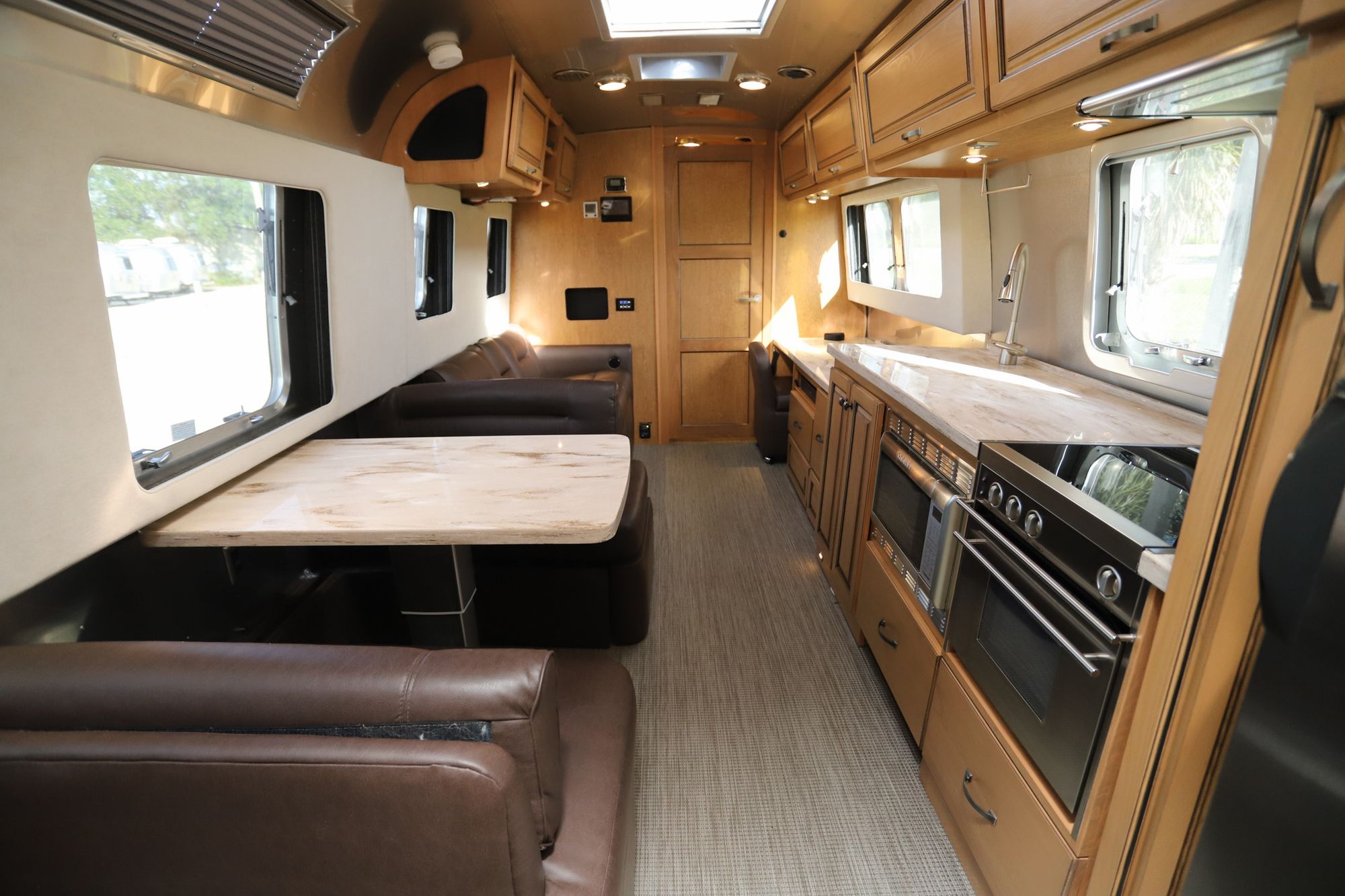 Used 2018 Airstream Classic 33FB Travel Trailer  For Sale