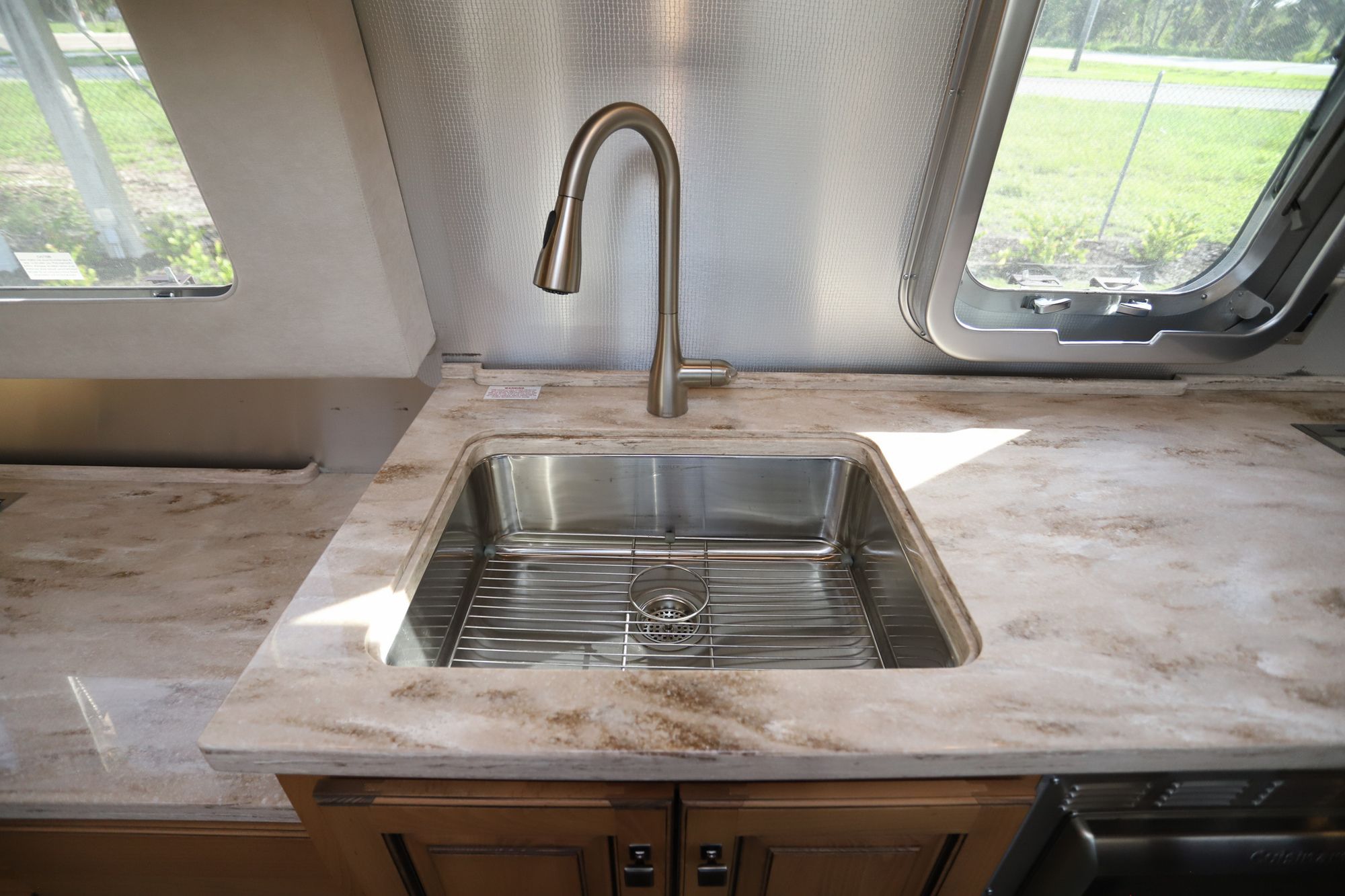 Used 2018 Airstream Classic 33FB Travel Trailer  For Sale