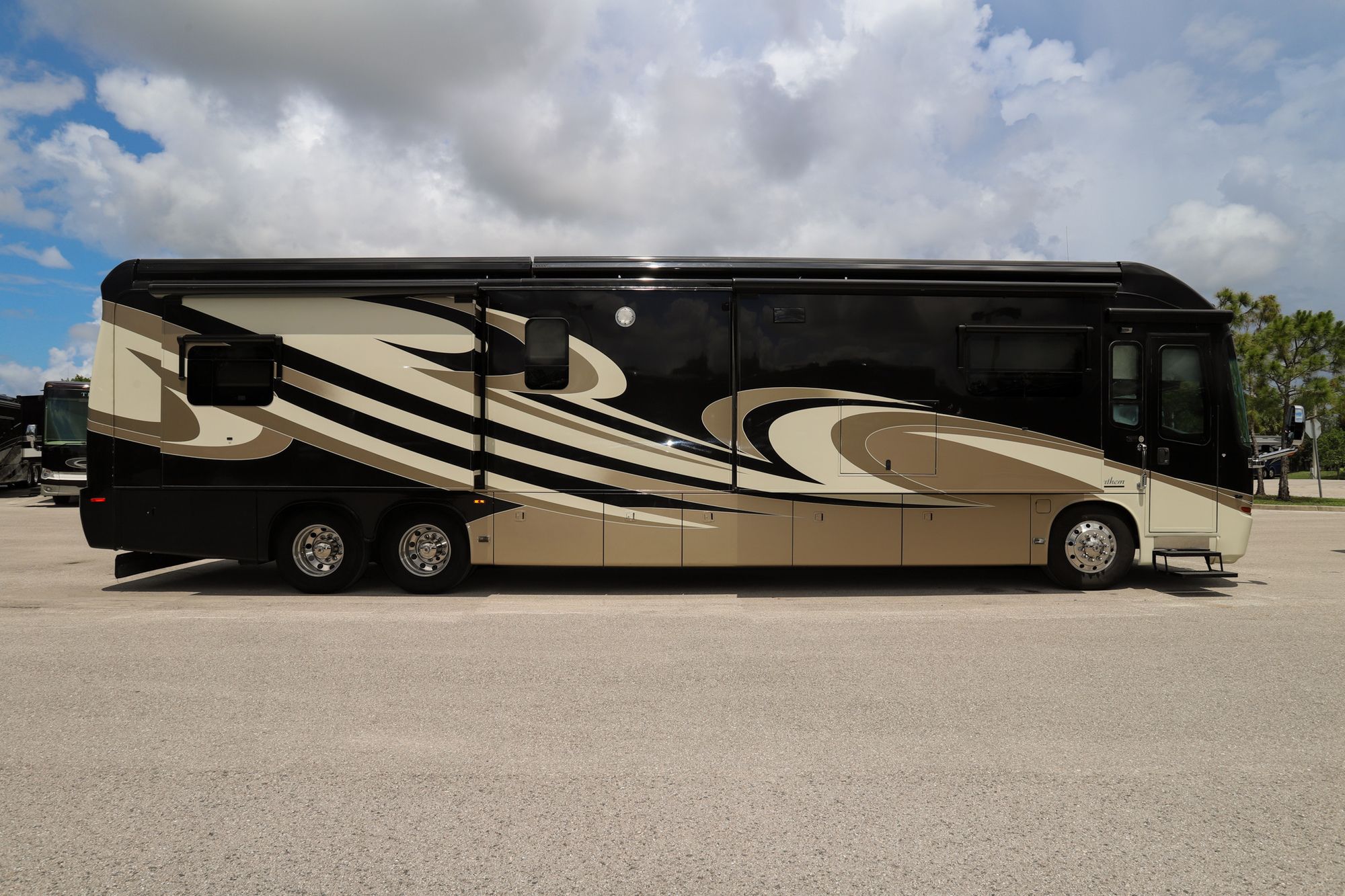 Used 2013 Entegra Anthem 44DLQ Class A  For Sale