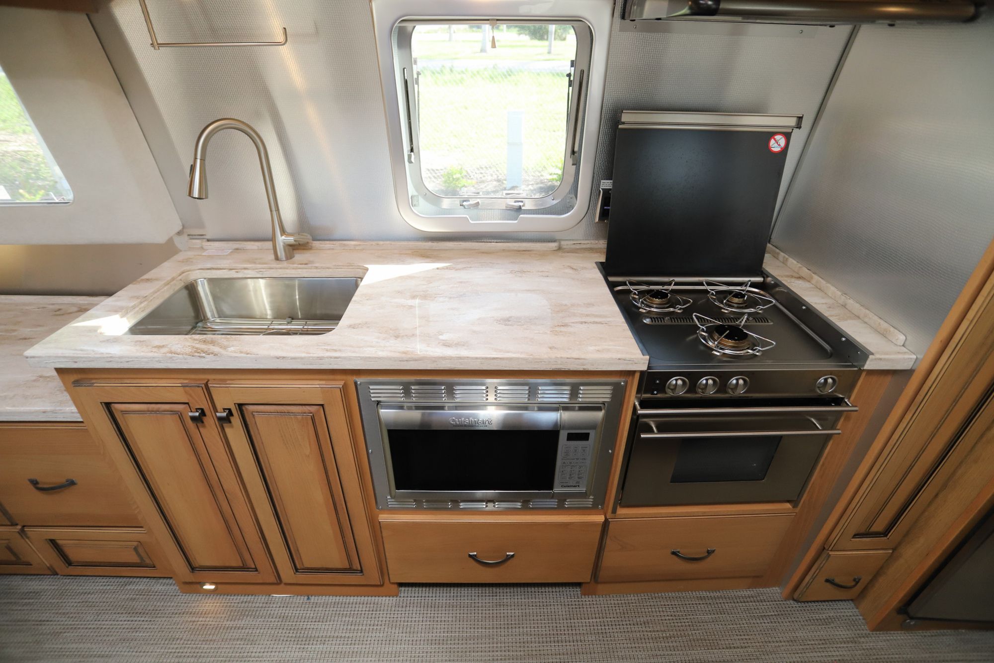 Used 2018 Airstream Classic 33FB Travel Trailer  For Sale