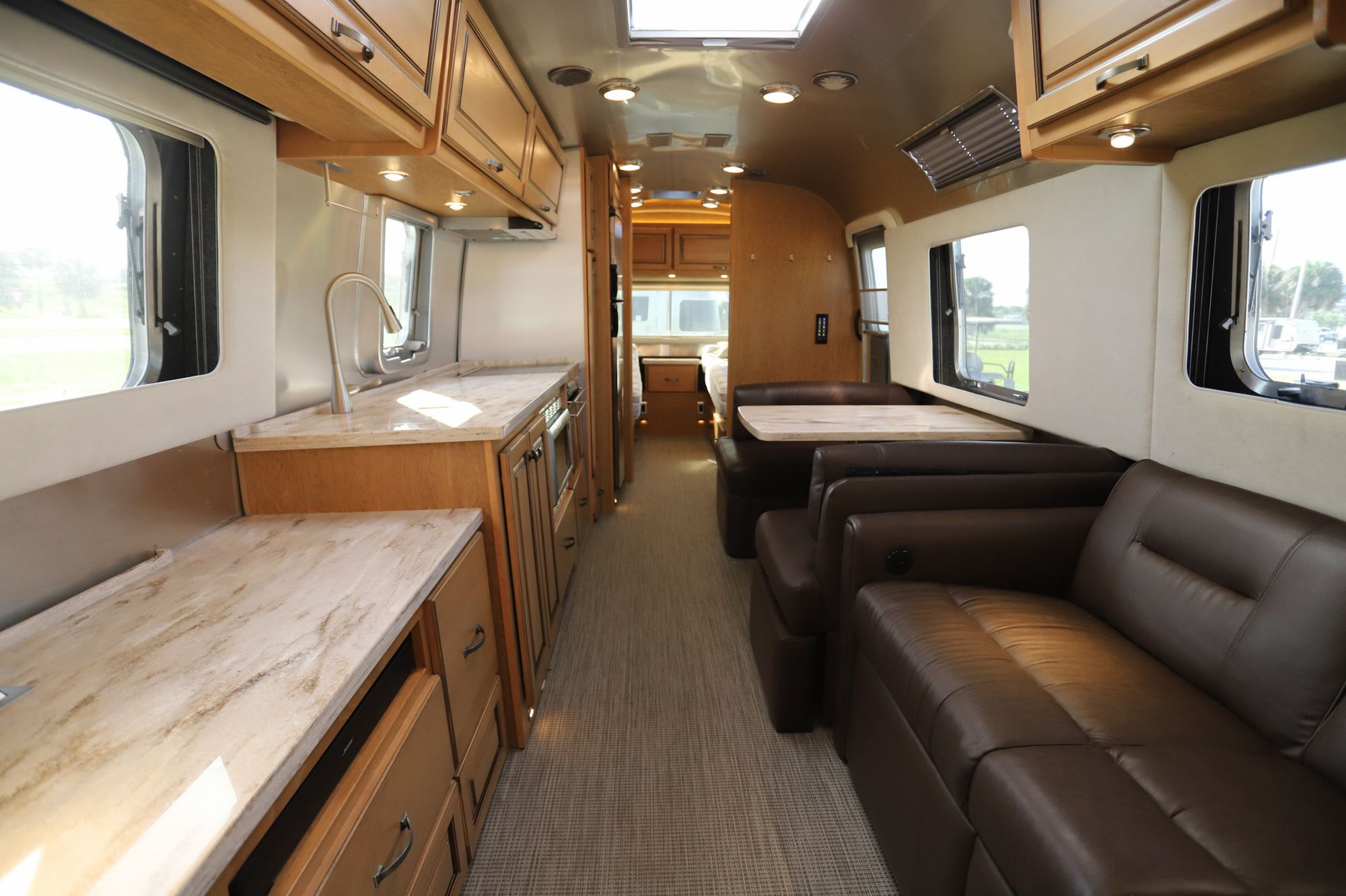 Used 2018 Airstream Classic 33FB Travel Trailer  For Sale