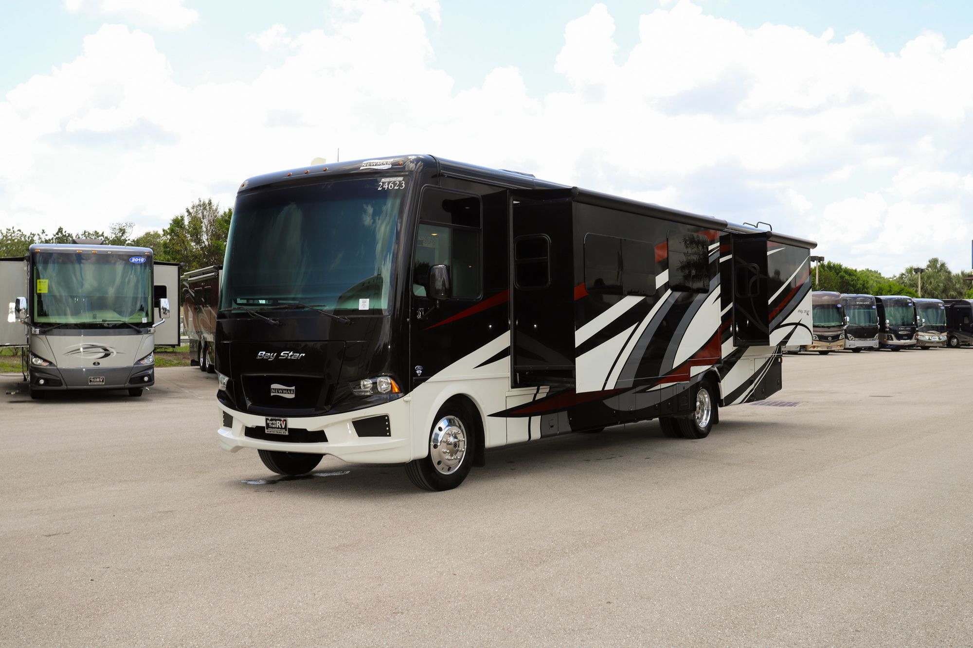 Used 2021 Newmar Bay Star 3626 Class A  For Sale