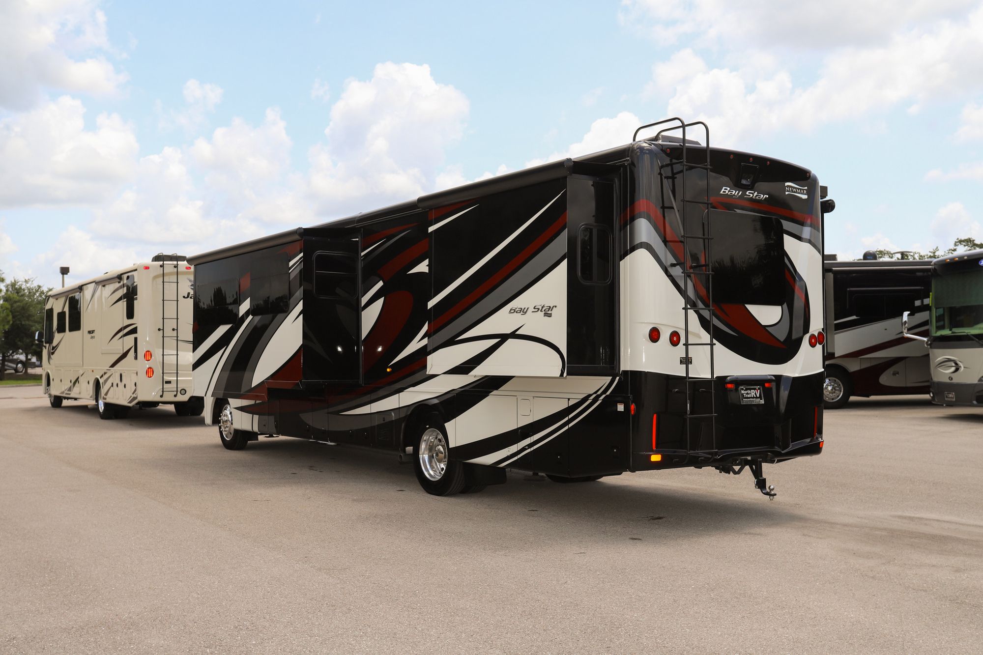 Used 2021 Newmar Bay Star 3626 Class A  For Sale