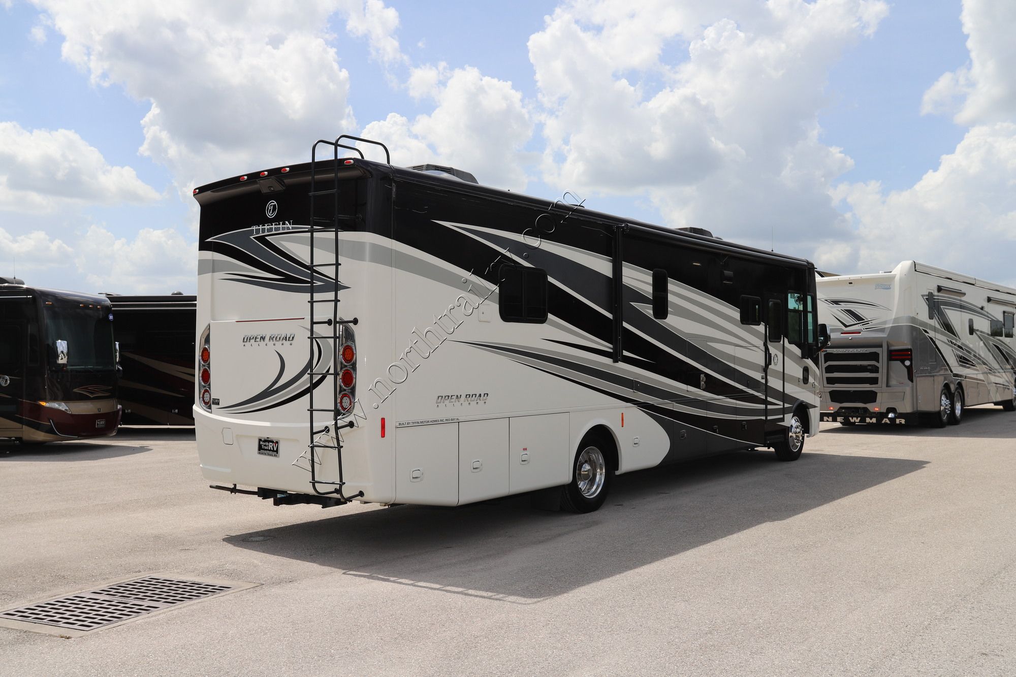 Used 2018 Tiffin Motor Homes Allegro 36LA Class A  For Sale