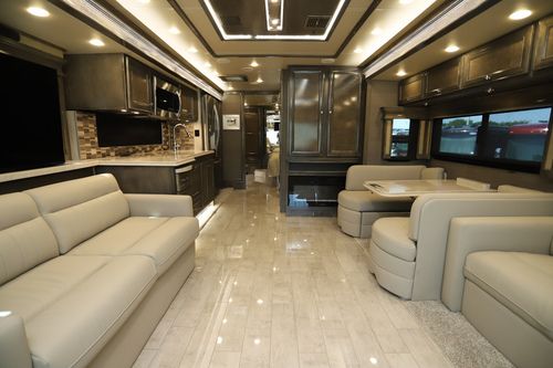 2022 Tiffin Motor Homes Phaeton 36SH