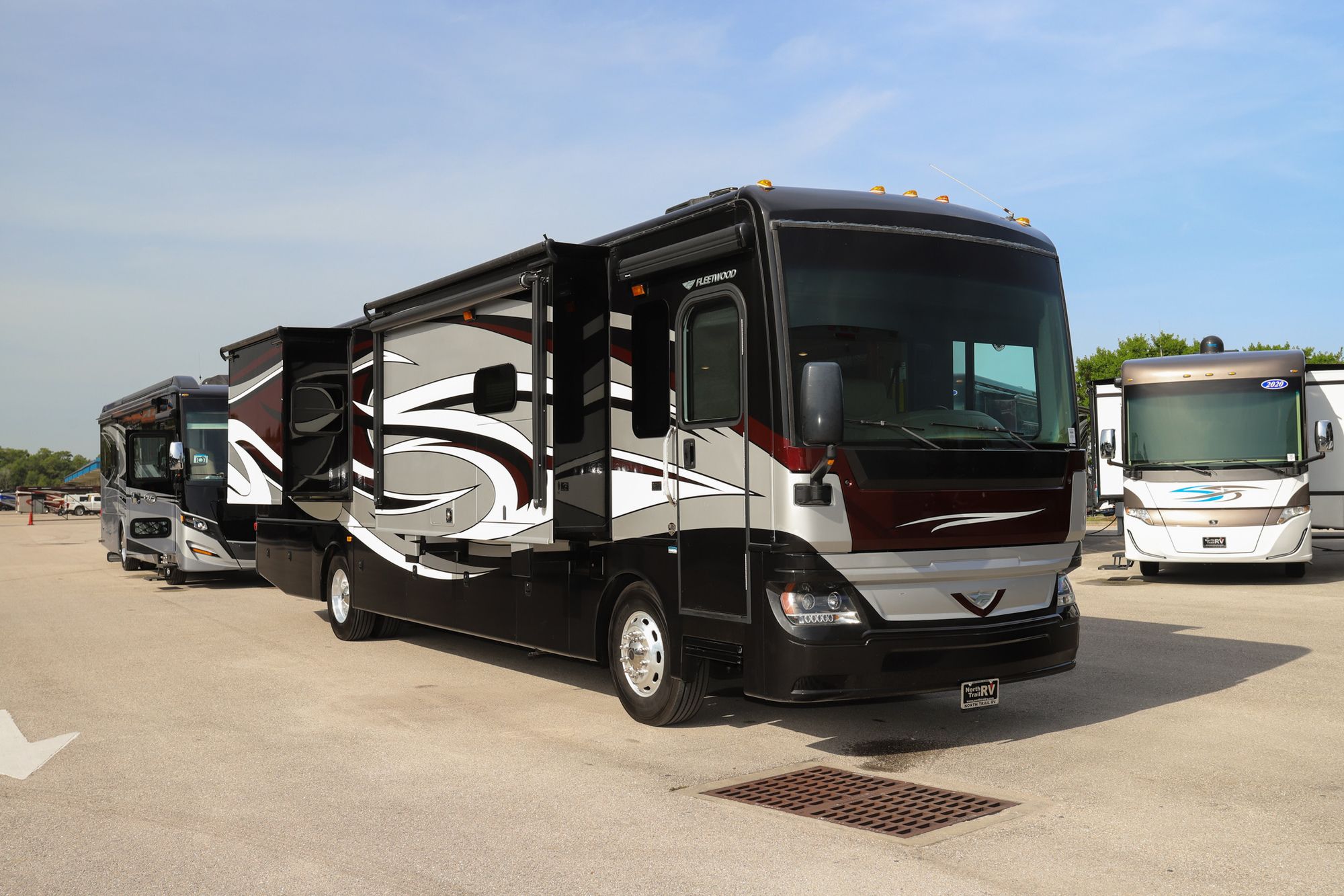 Used 2016 Fleetwood Pace Arrow Lxe 38K Class A  For Sale