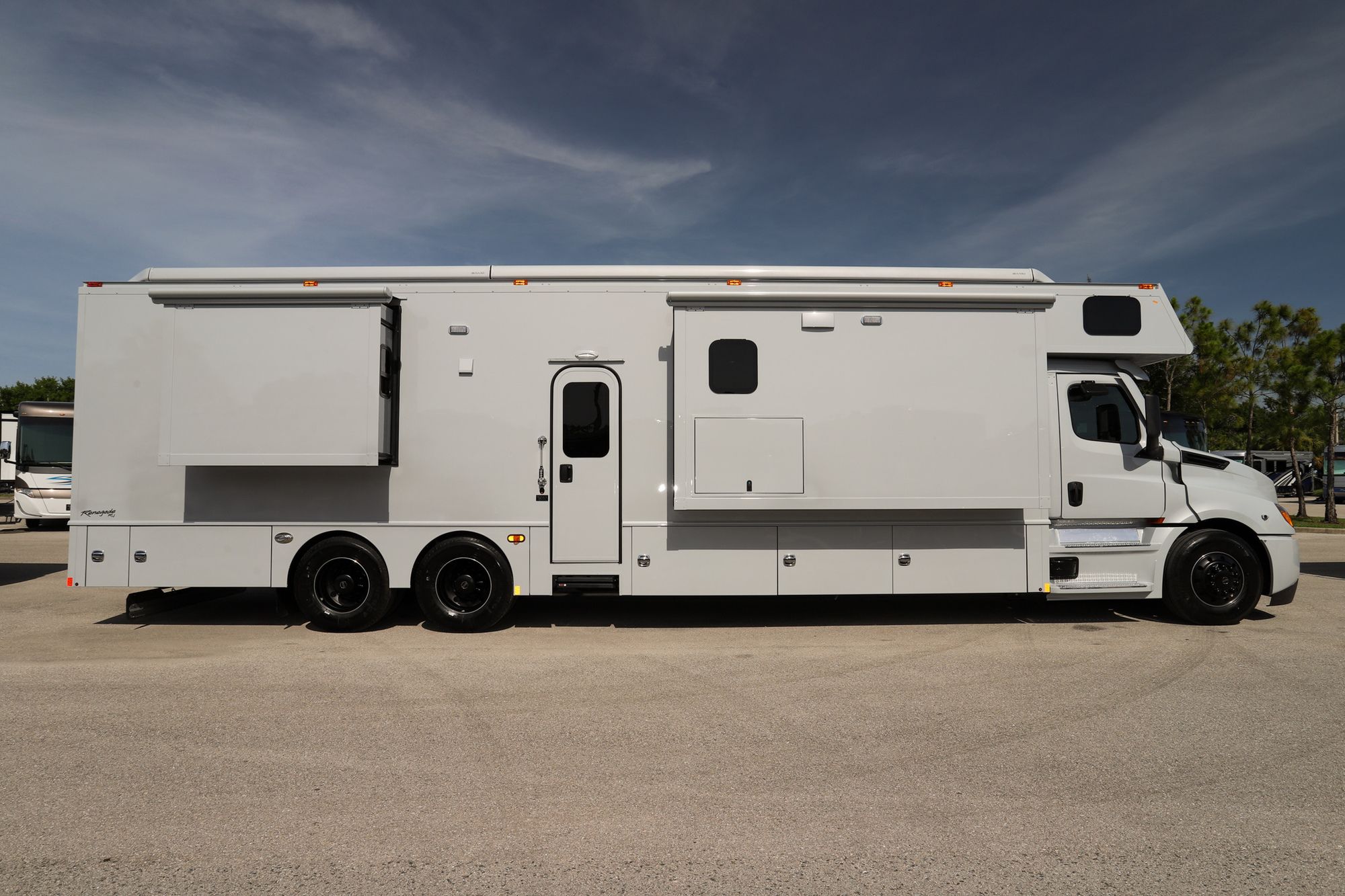 New 2022 Renegade Rv Classic 45CMR Super C  For Sale