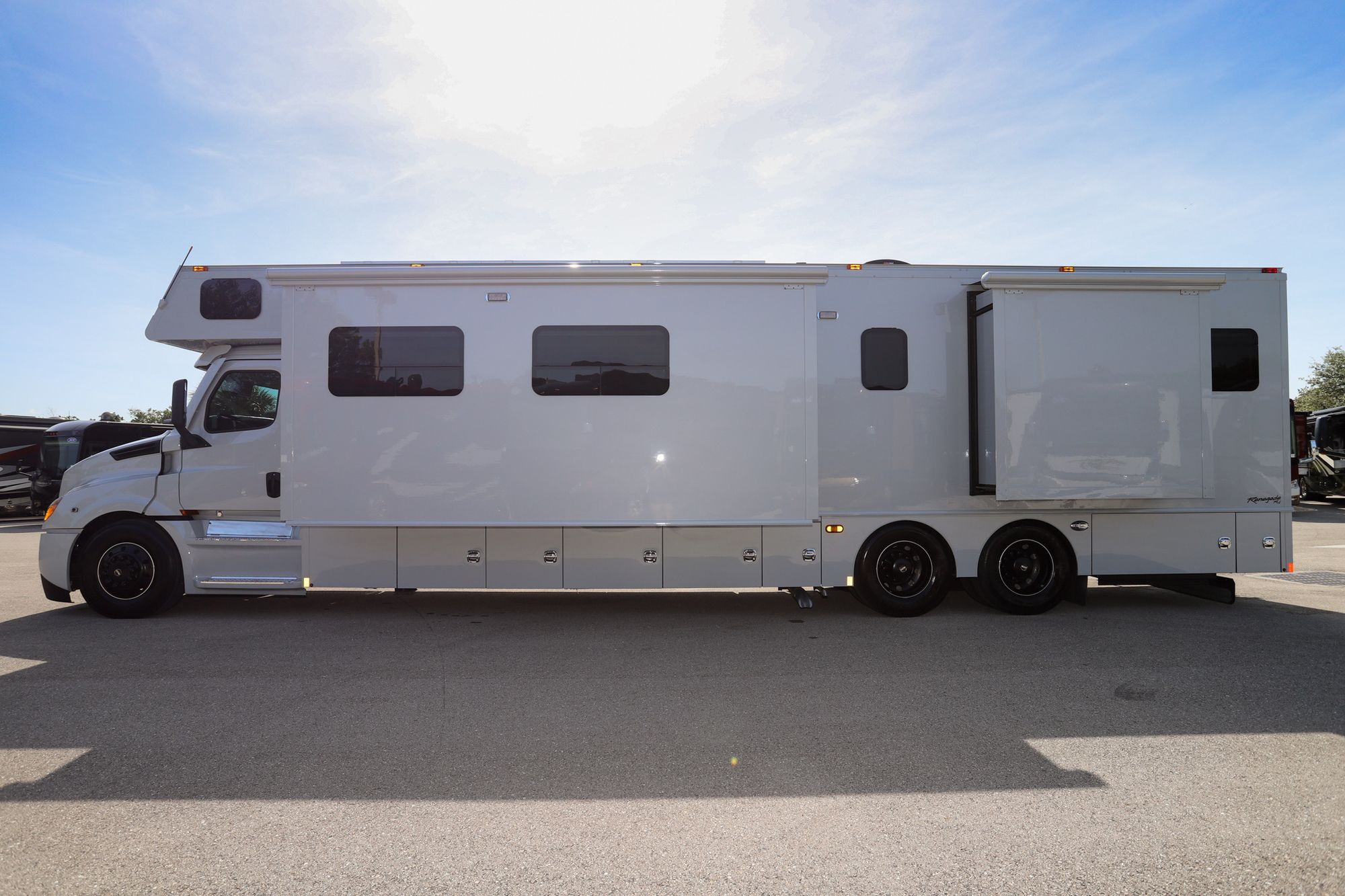 New 2022 Renegade Rv Classic 45CMR Super C  For Sale