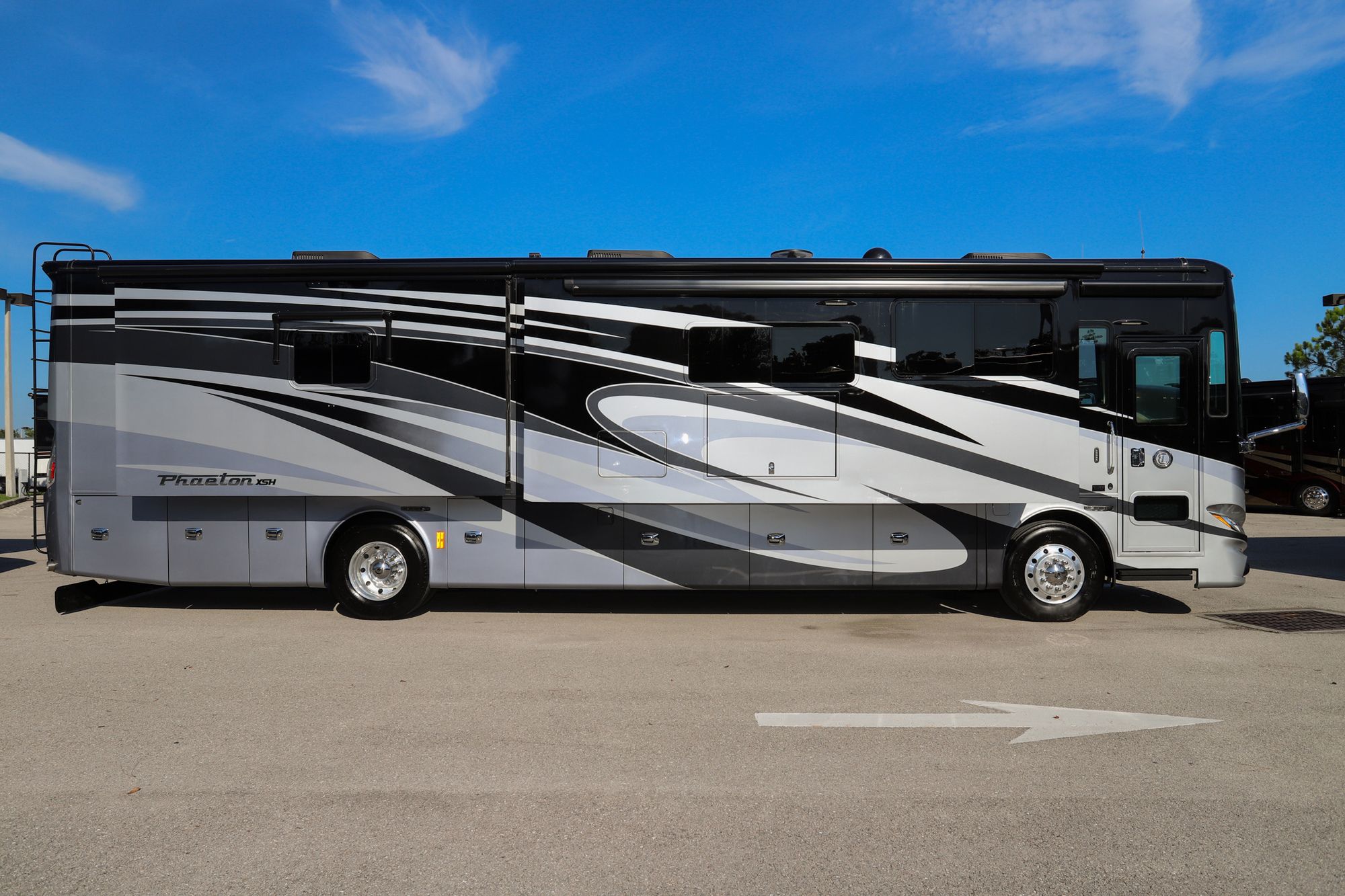 Used 2018 Tiffin Motor Homes Phaeton 40IH Class A  For Sale