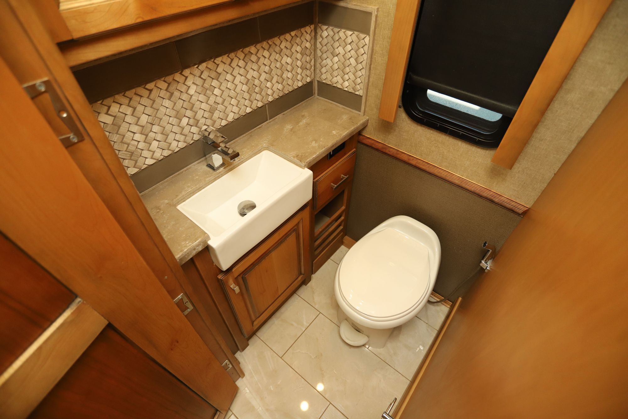 Used 2018 Tiffin Motor Homes Phaeton 40IH Class A  For Sale