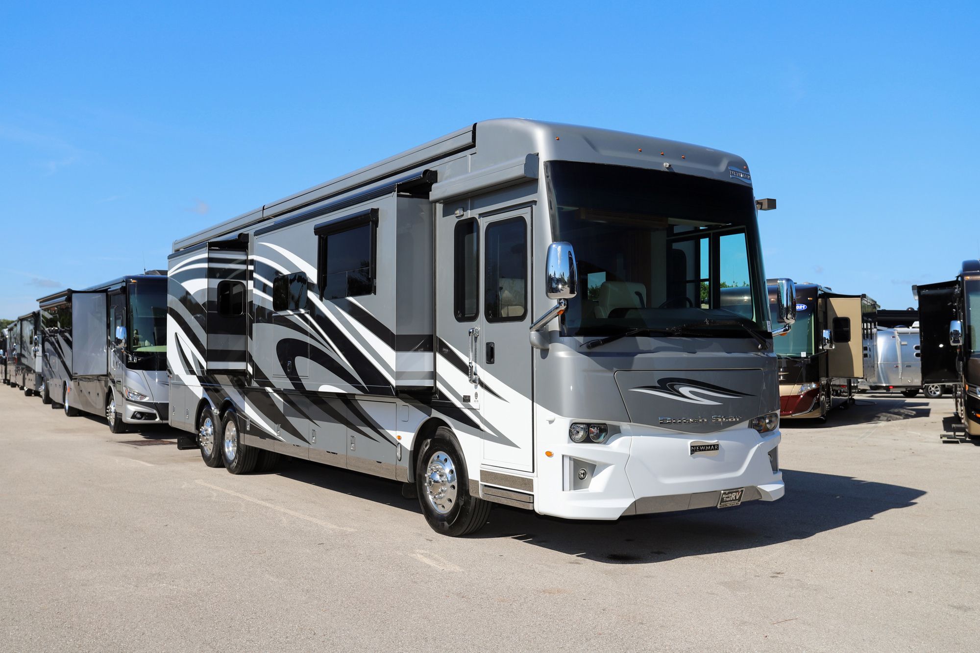 Used 2019 Newmar Dutch Star 4018 Class A  For Sale