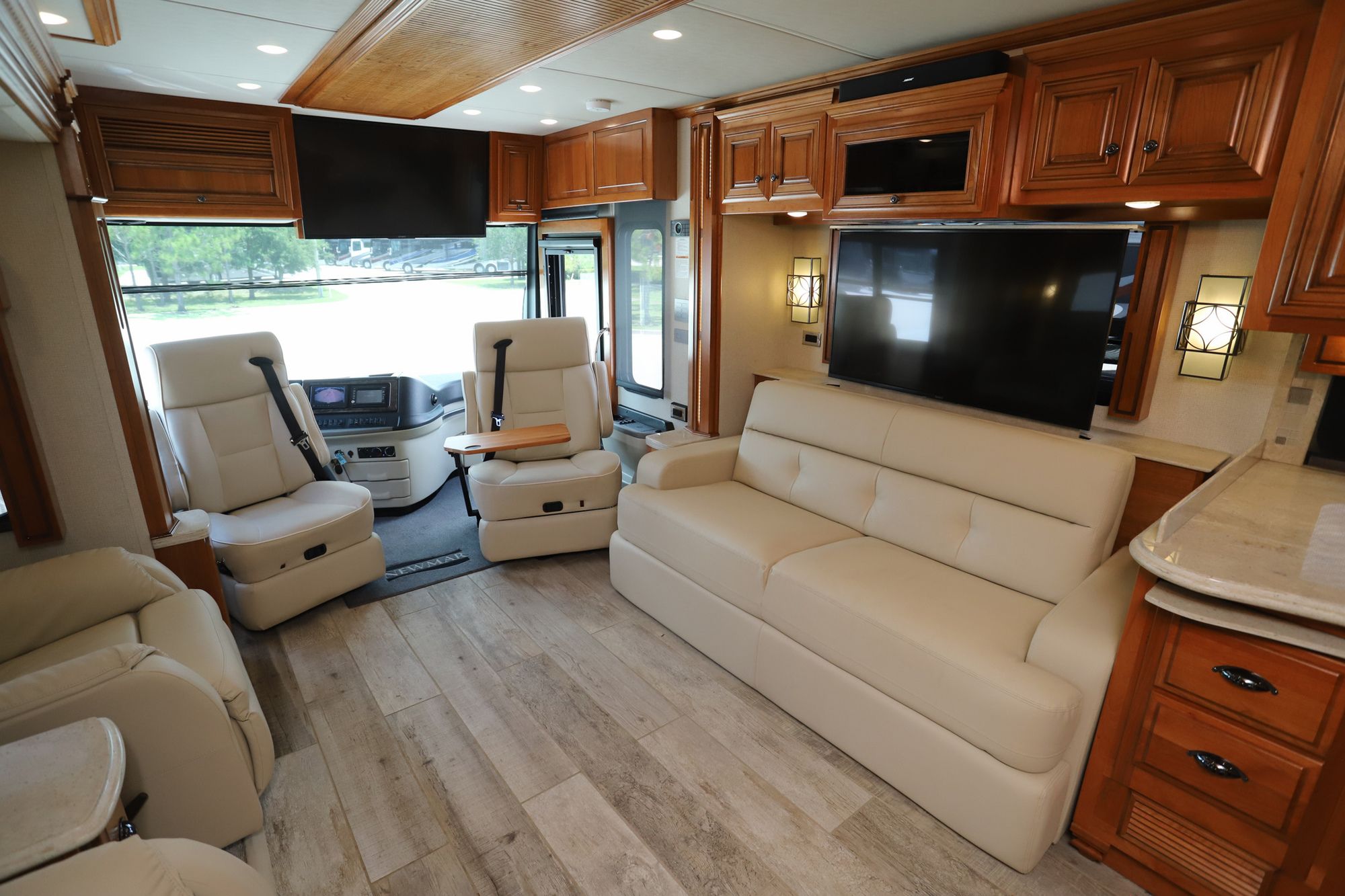 Used 2019 Newmar Dutch Star 4018 Class A  For Sale