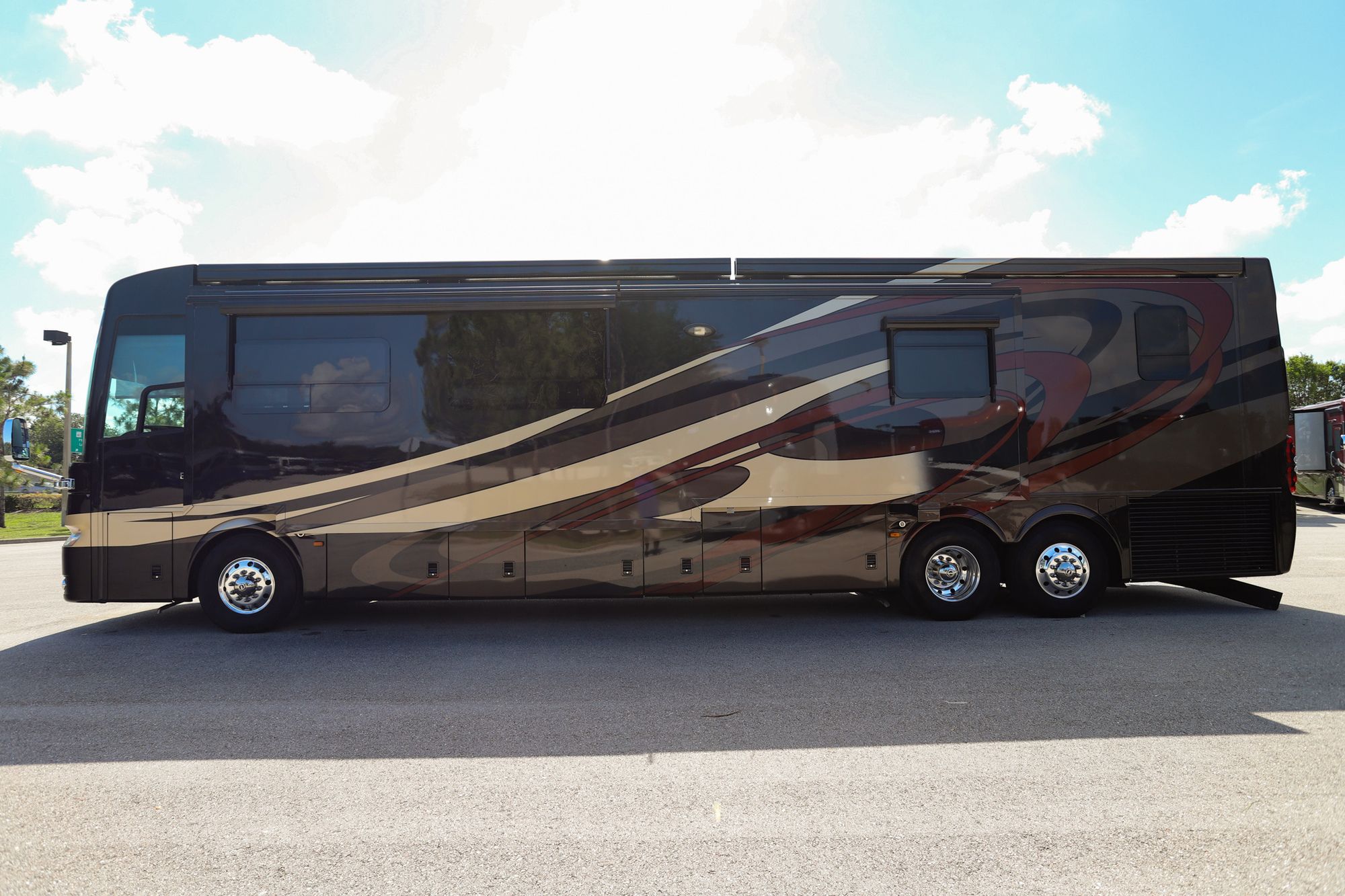 Used 2015 Newmar Essex 4553 Class A  For Sale