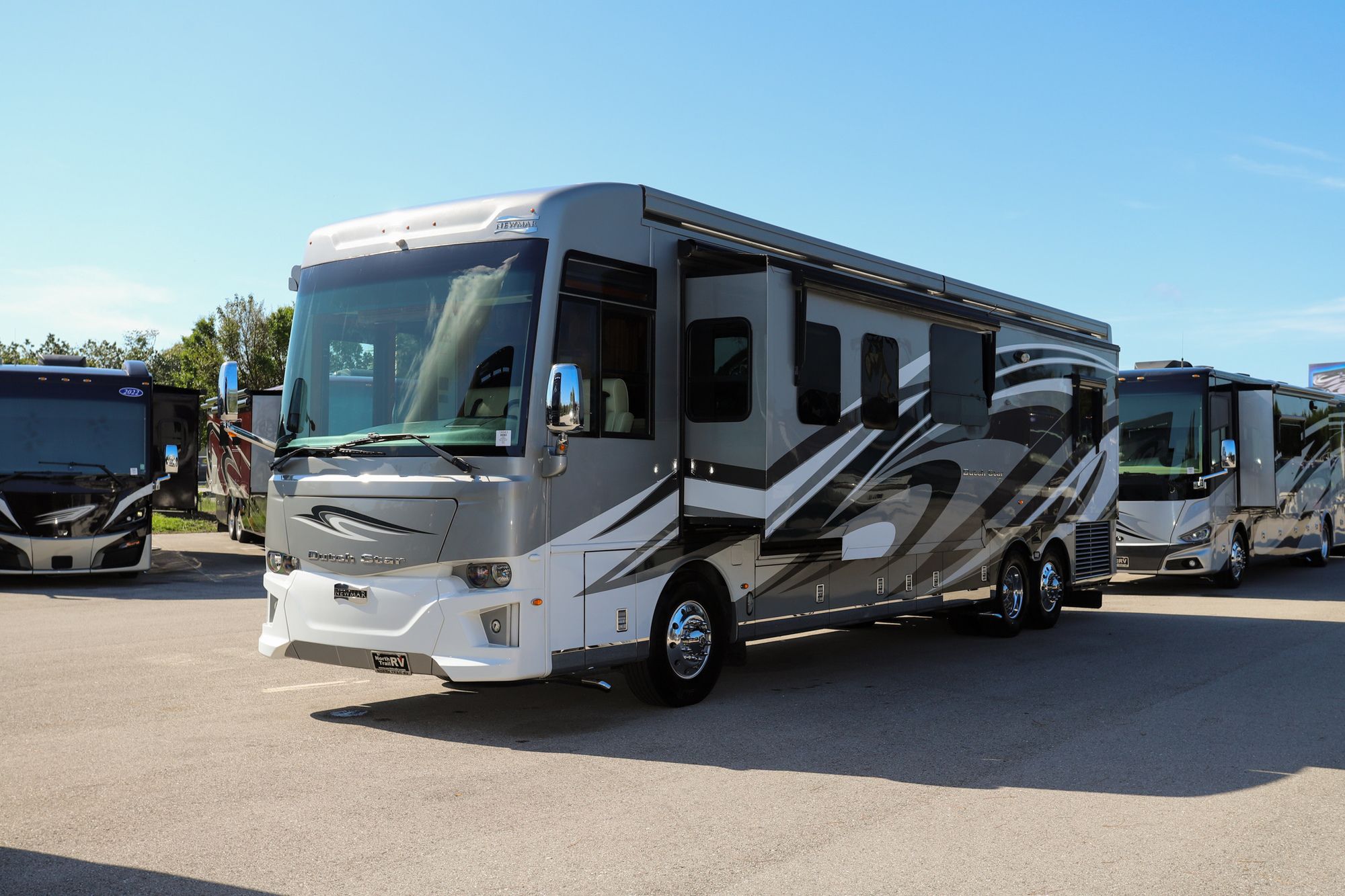 Used 2019 Newmar Dutch Star 4018 Class A  For Sale