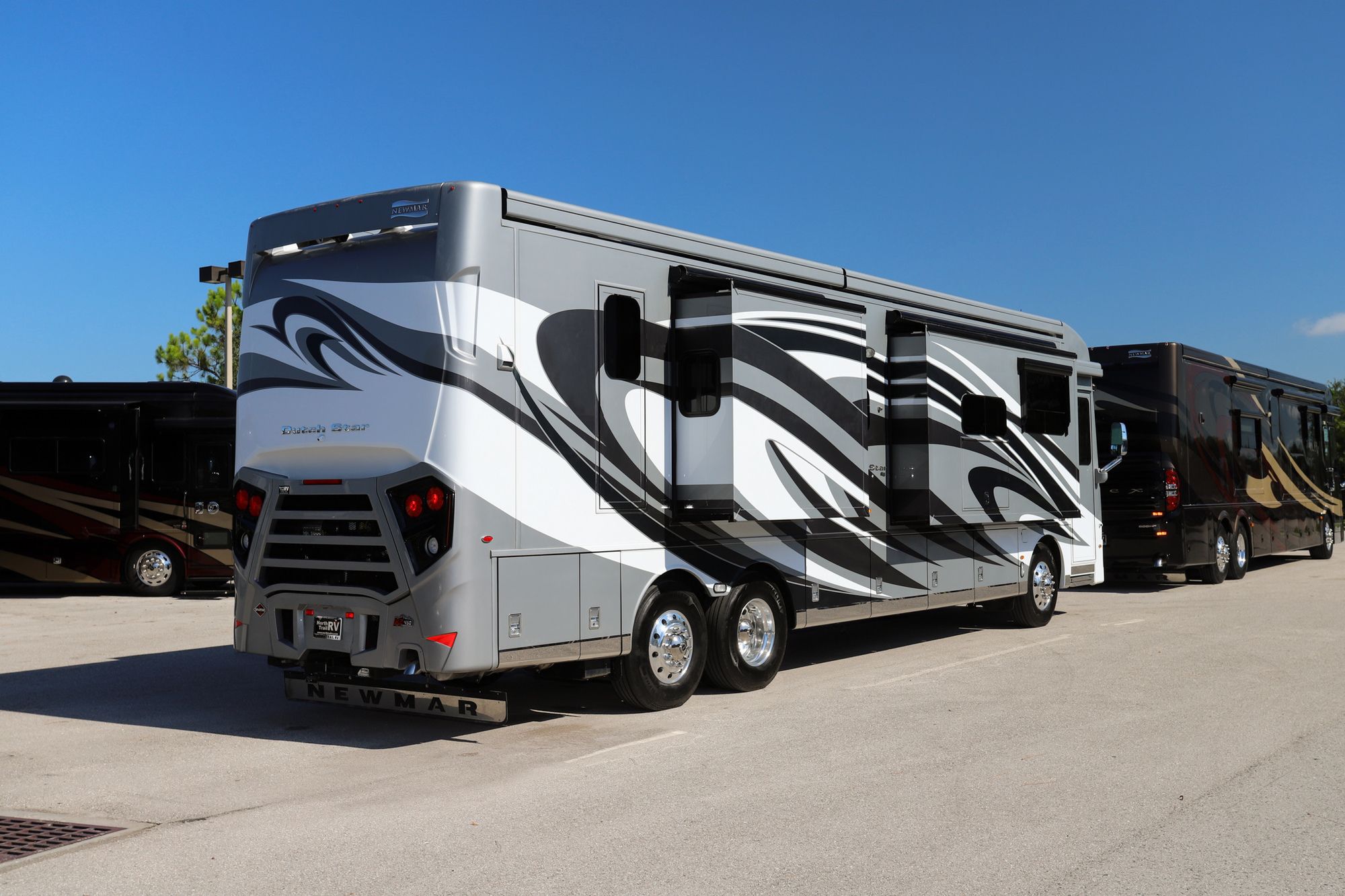 Used 2019 Newmar Dutch Star 4018 Class A  For Sale