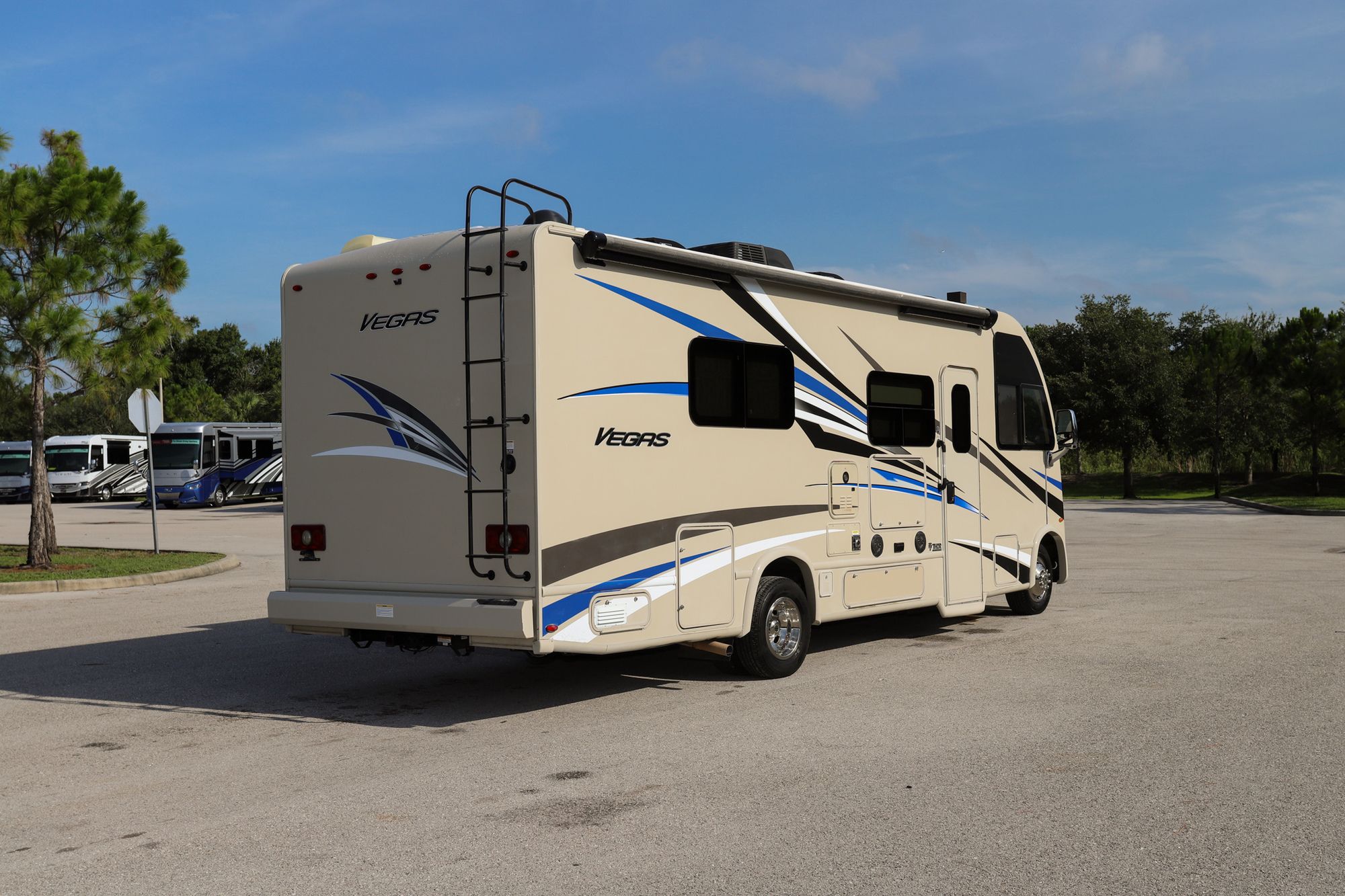 Used 2017 Thor Vegas 25.5 Class A  For Sale