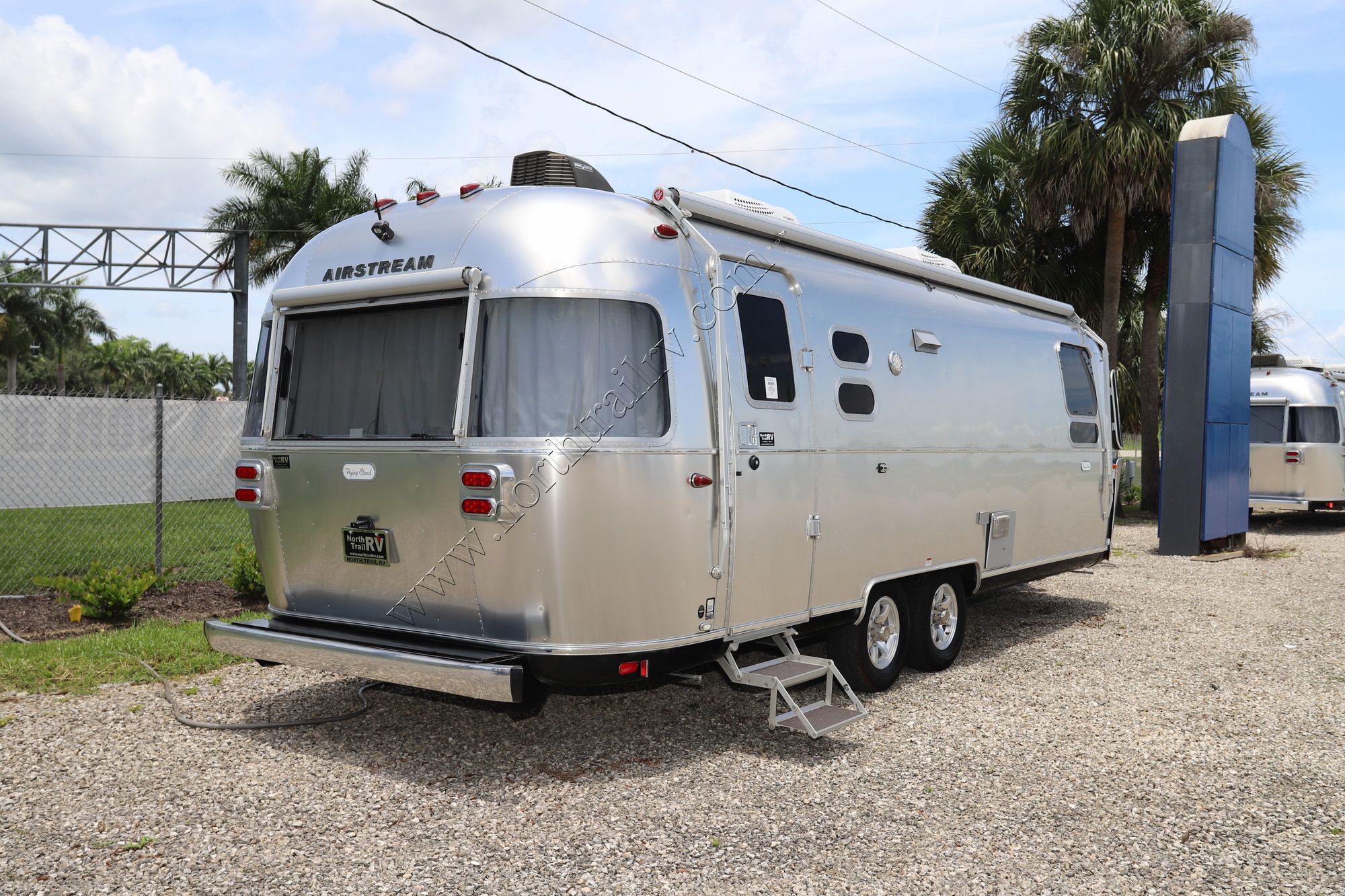 Used 2020 Airstream Flying Cloud 27FB Travel Trailer  For Sale