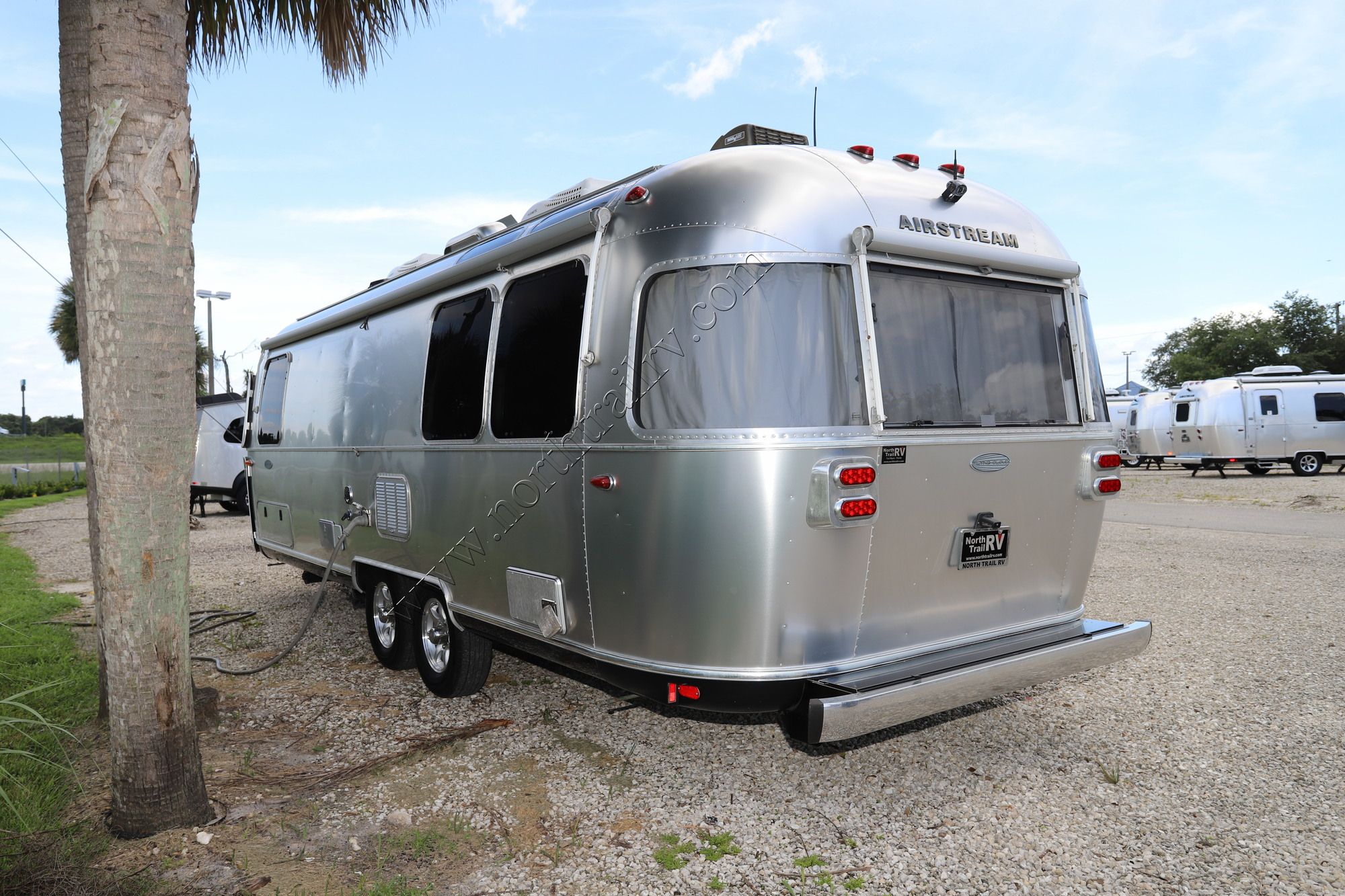 Used 2018 Airstream Flying Cloud 27FB Travel Trailer  For Sale