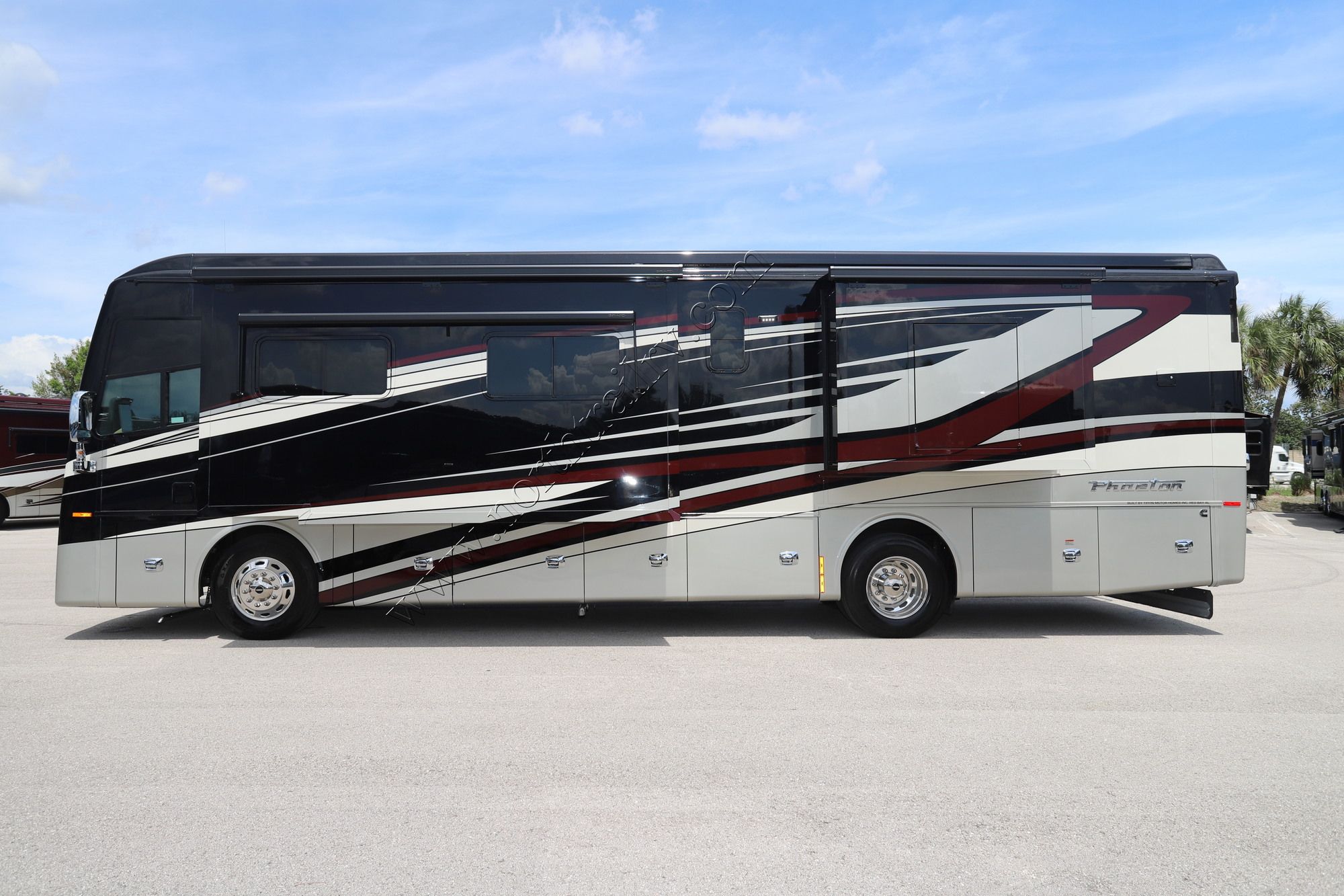 New 2022 Tiffin Motor Homes Phaeton 37BH Class A  For Sale