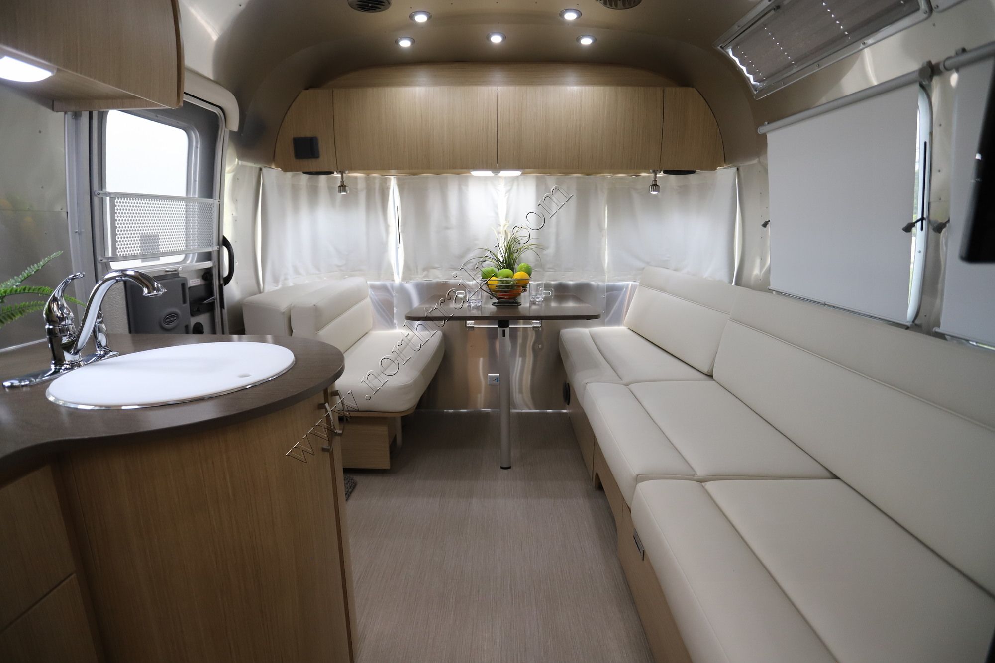 Used 2020 Airstream Flying Cloud 27FB Travel Trailer  For Sale