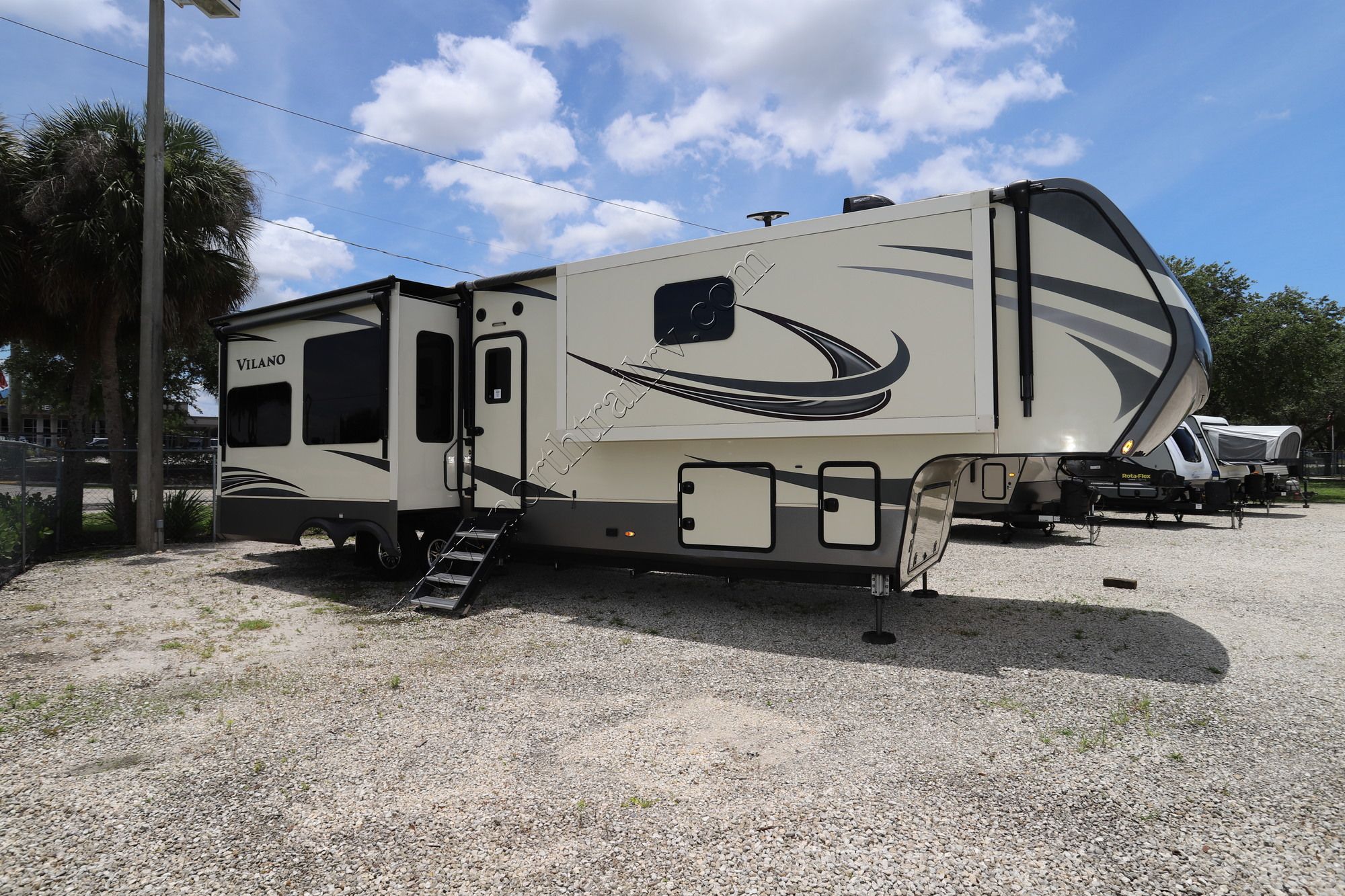 Used 2019 Vanleigh Vilano 370GB Fifth Wheel  For Sale