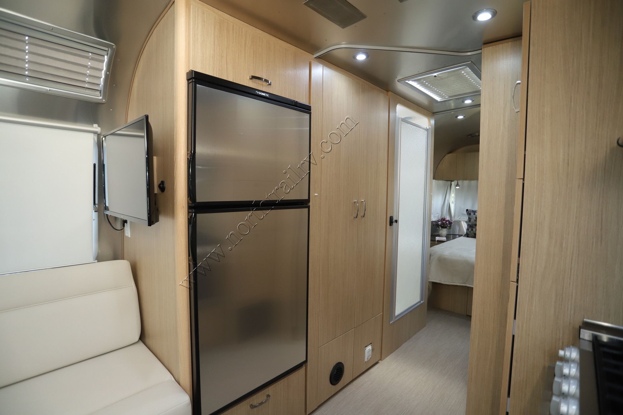 Used 2020 Airstream Flying Cloud 27FB Travel Trailer  For Sale