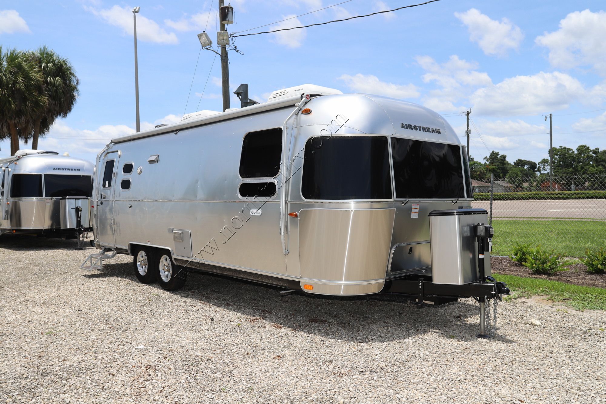 Used 2020 Airstream Flying Cloud 27FB Travel Trailer  For Sale