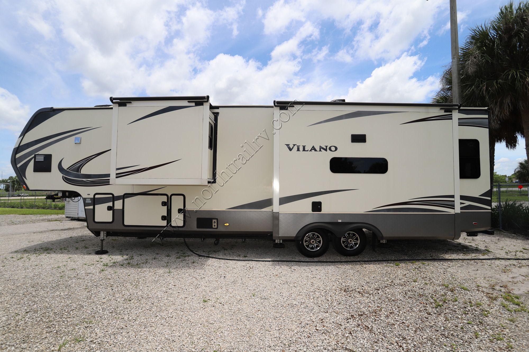 Used 2019 Vanleigh Vilano 370GB Fifth Wheel  For Sale