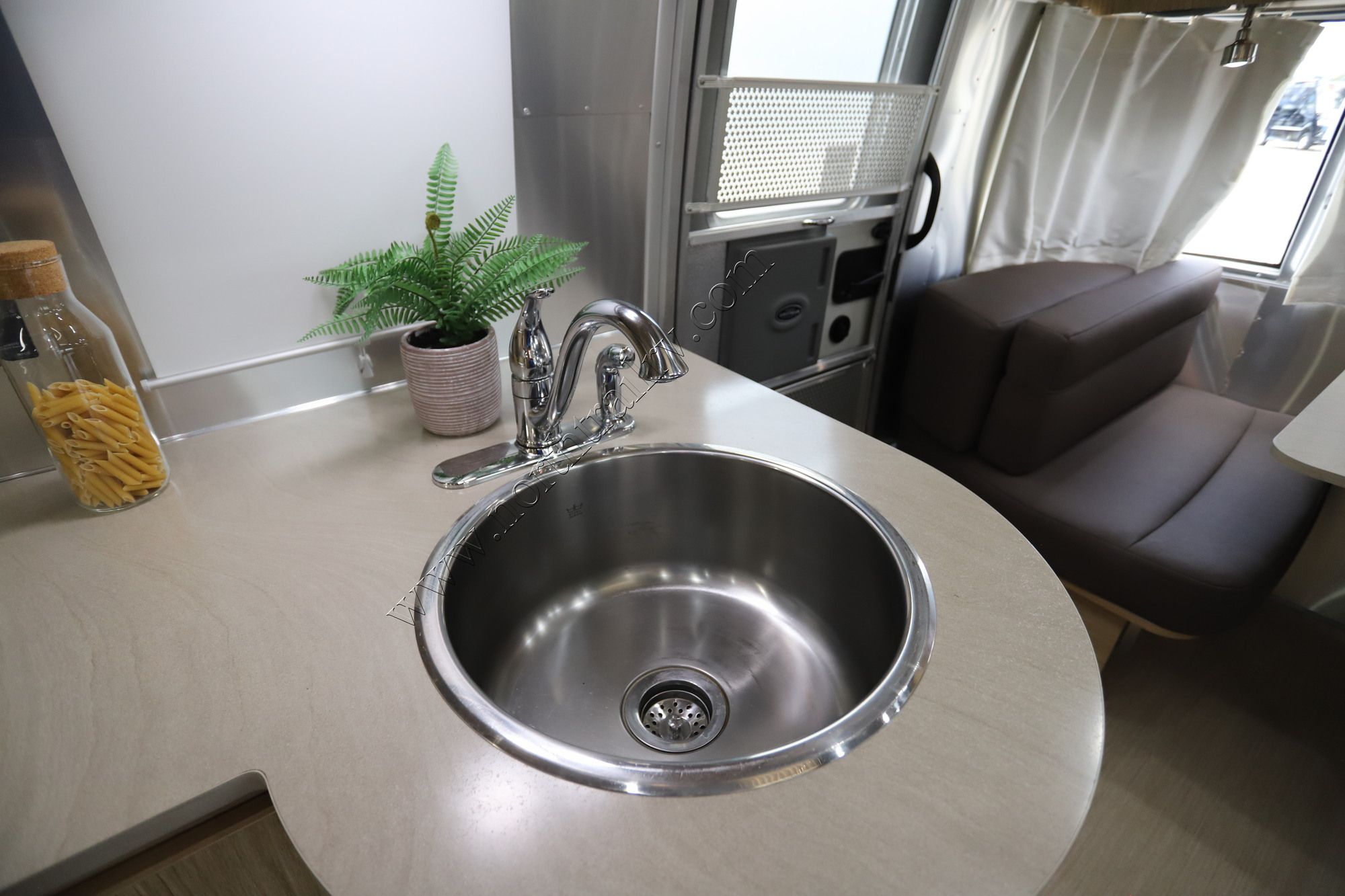 Used 2018 Airstream Flying Cloud 27FB Travel Trailer  For Sale