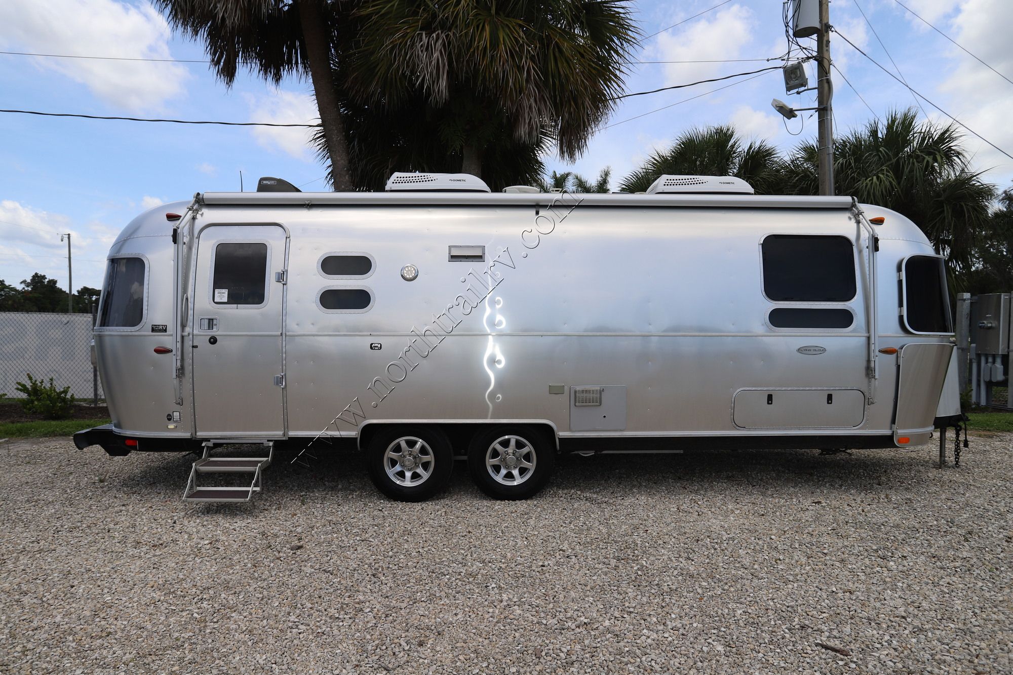 Used 2018 Airstream Flying Cloud 27FB Travel Trailer  For Sale