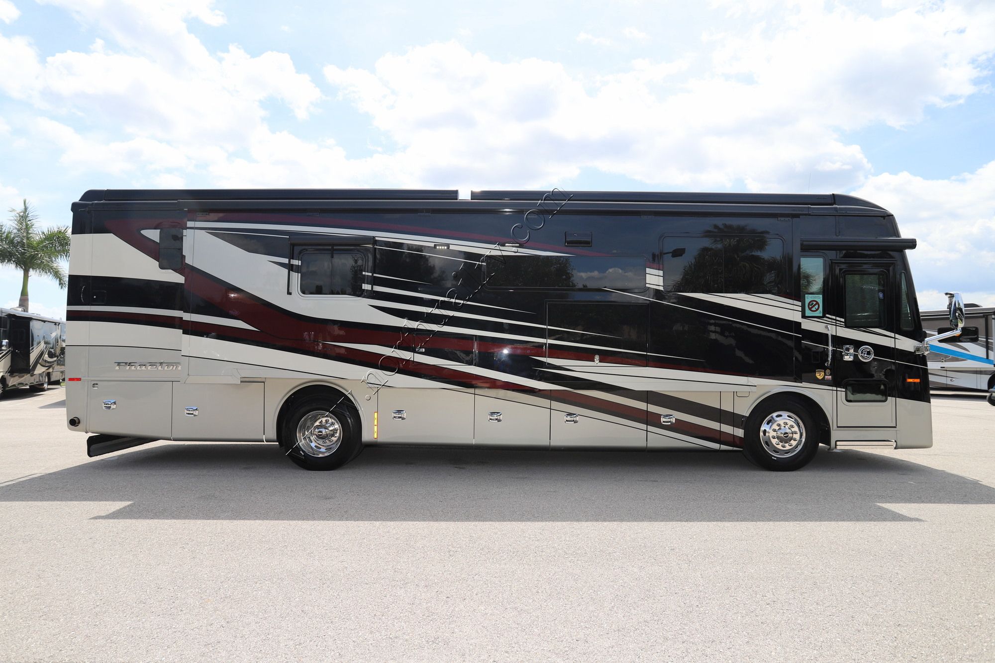 New 2022 Tiffin Motor Homes Phaeton 37BH Class A  For Sale