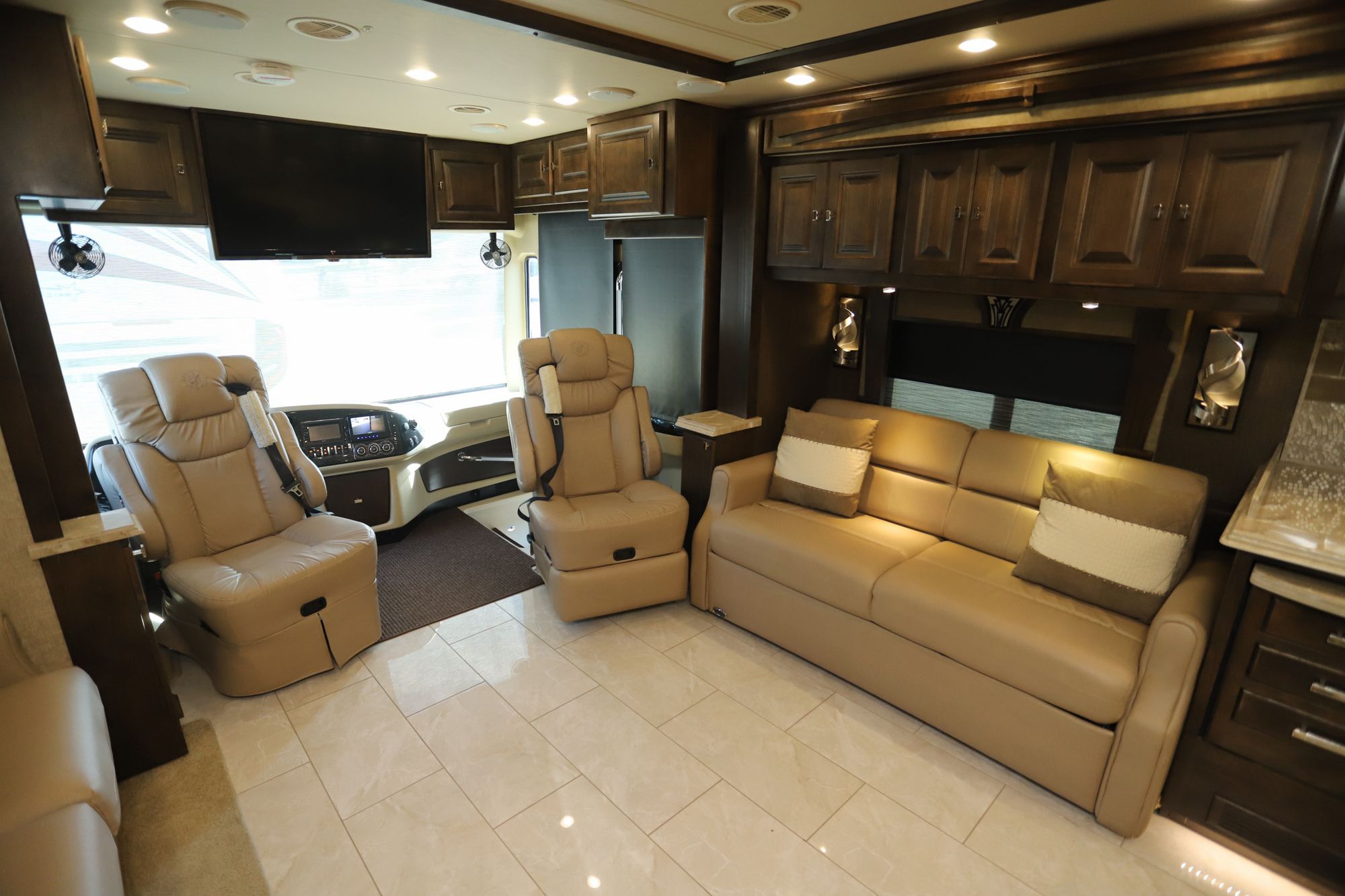 Used 2017 Tiffin Motor Homes Phaeton 40QBH Class A  For Sale