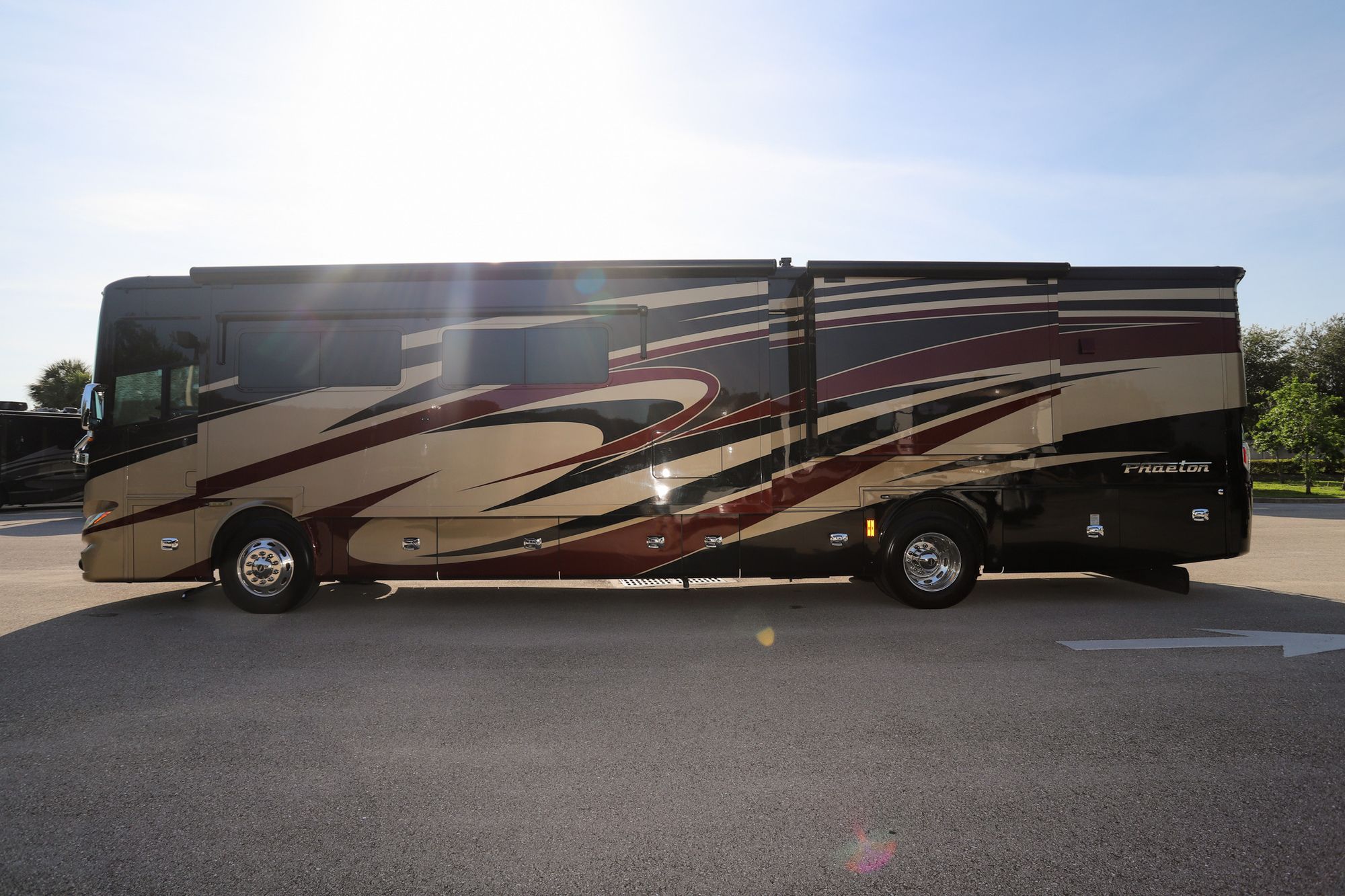 Used 2017 Tiffin Motor Homes Phaeton 40QBH Class A  For Sale