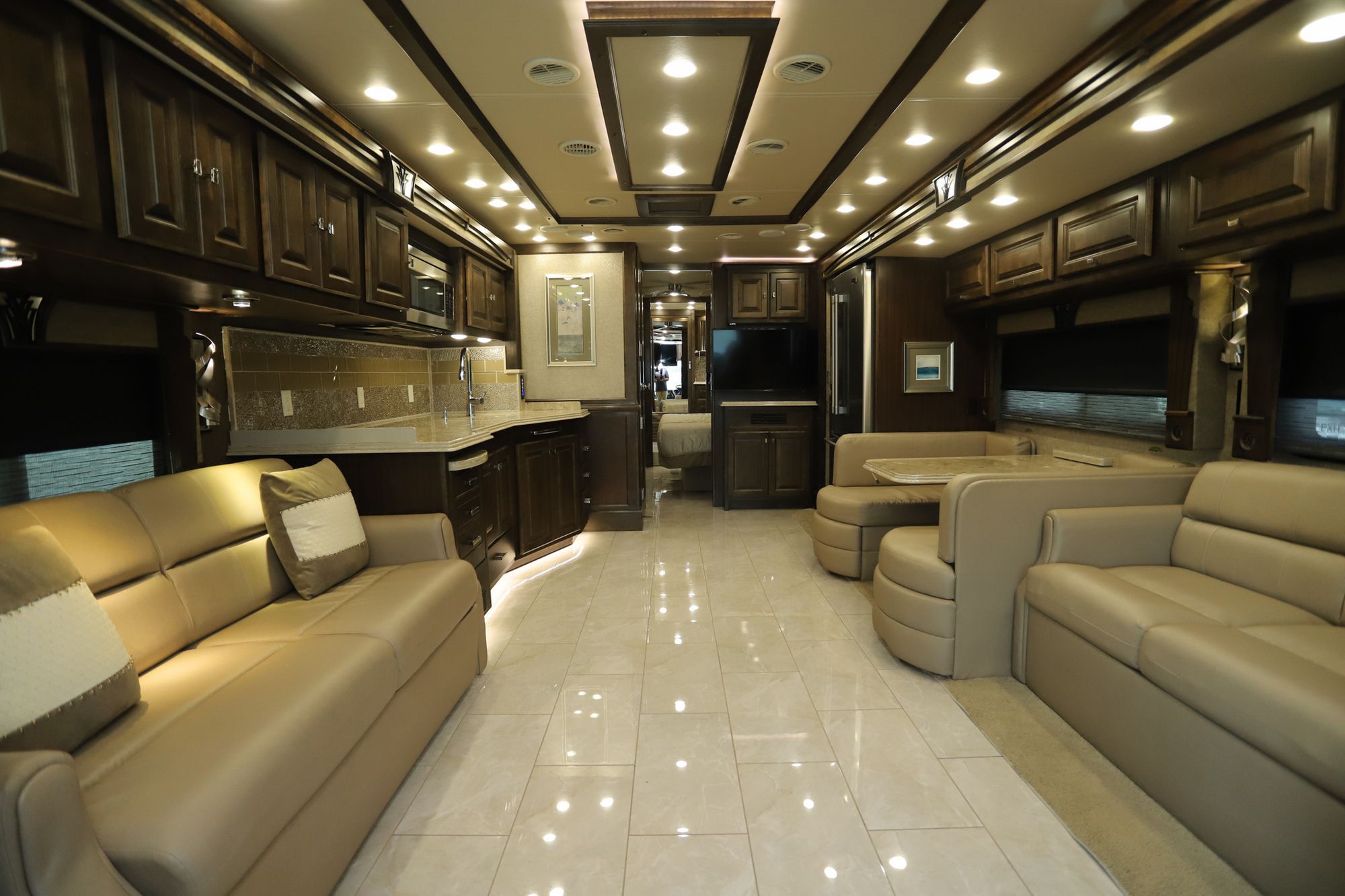 Used 2017 Tiffin Motor Homes Phaeton 40QBH Class A  For Sale