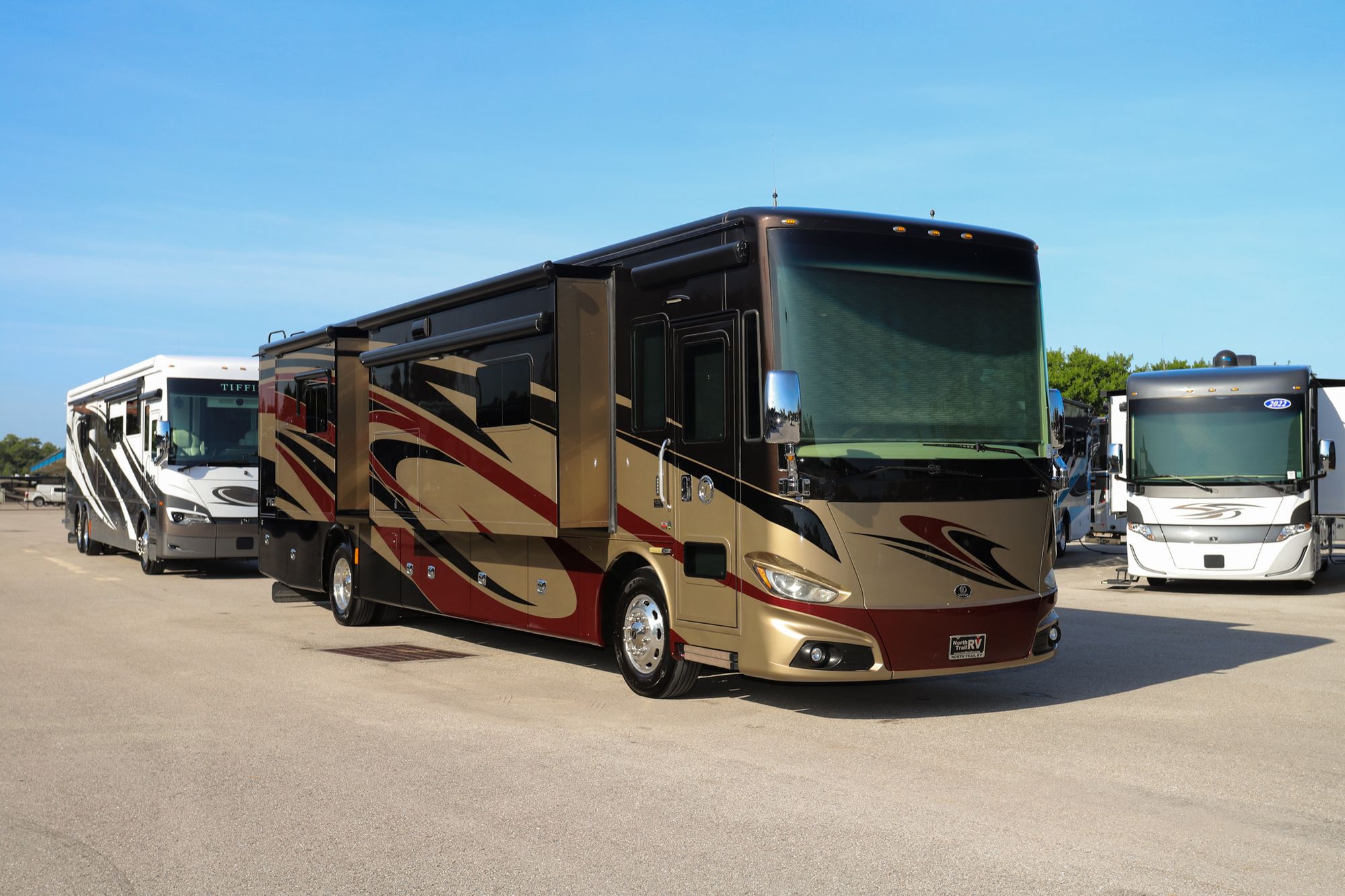 Used 2017 Tiffin Motor Homes Phaeton 40QBH Class A  For Sale