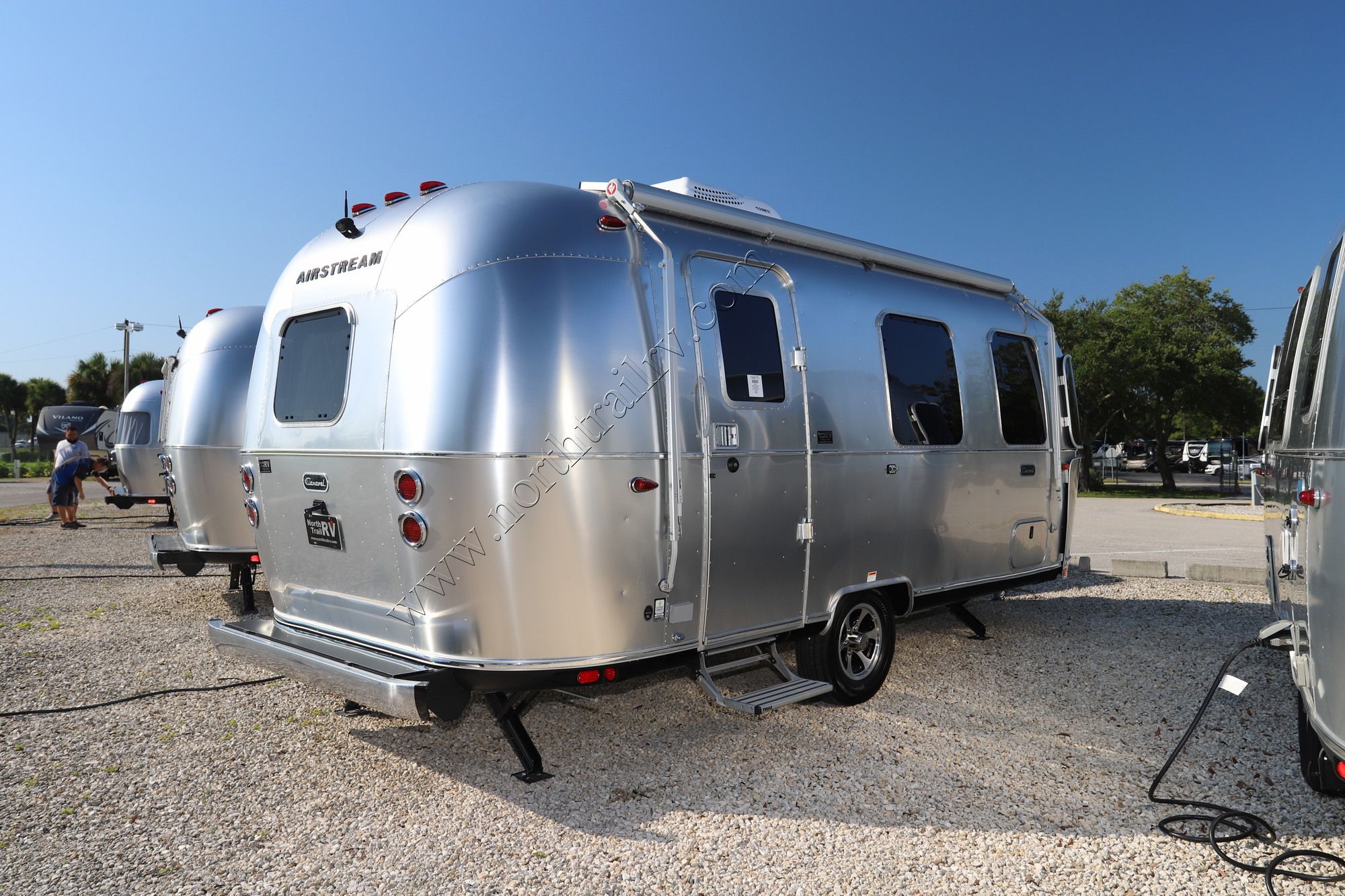 New 2022 Airstream Caravel 22FB Travel Trailer  For Sale