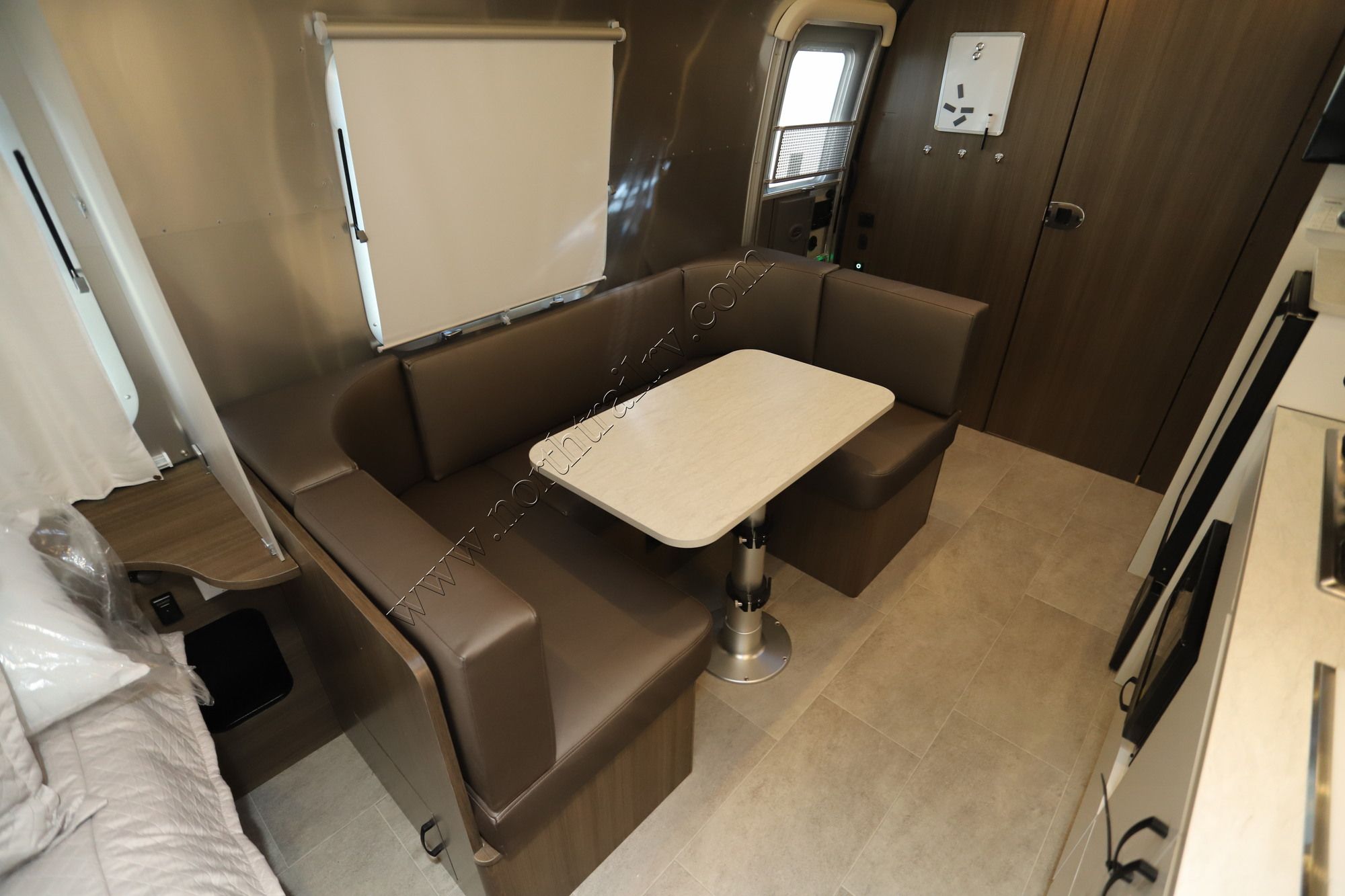 New 2022 Airstream Caravel 22FB Travel Trailer  For Sale