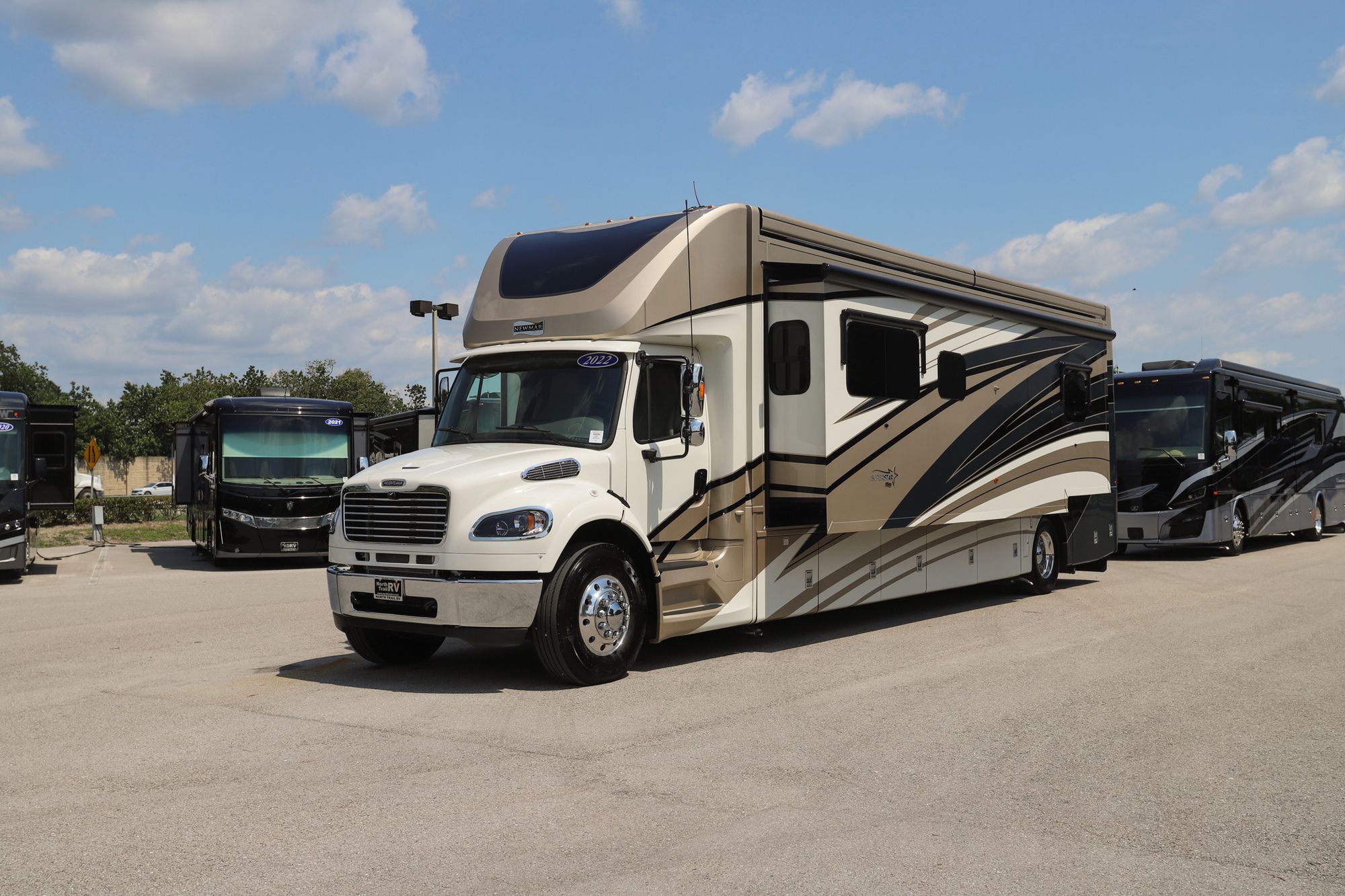 Used 2022 Newmar Super Star 4059 Super C  For Sale