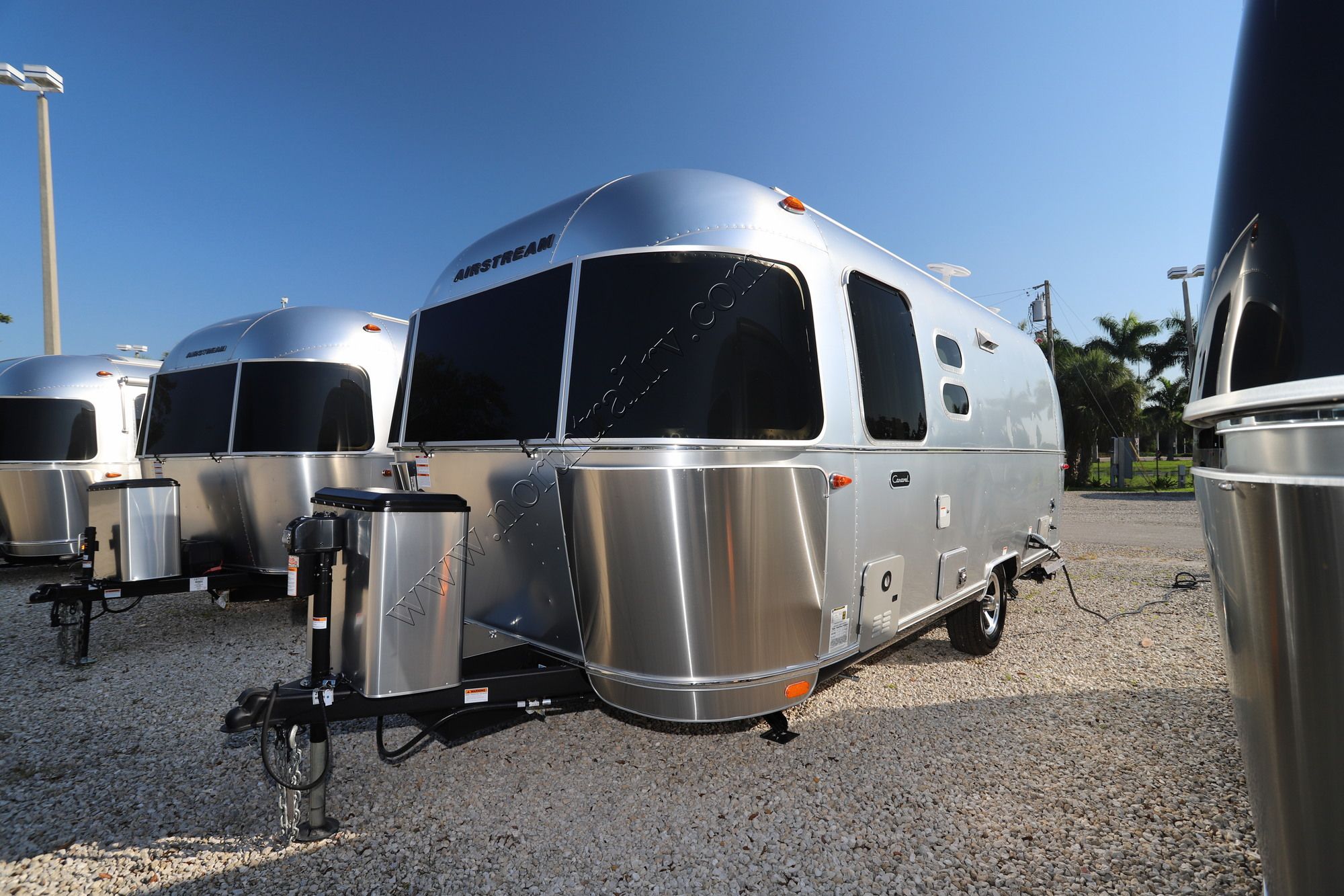 New 2022 Airstream Caravel 22FB Travel Trailer  For Sale